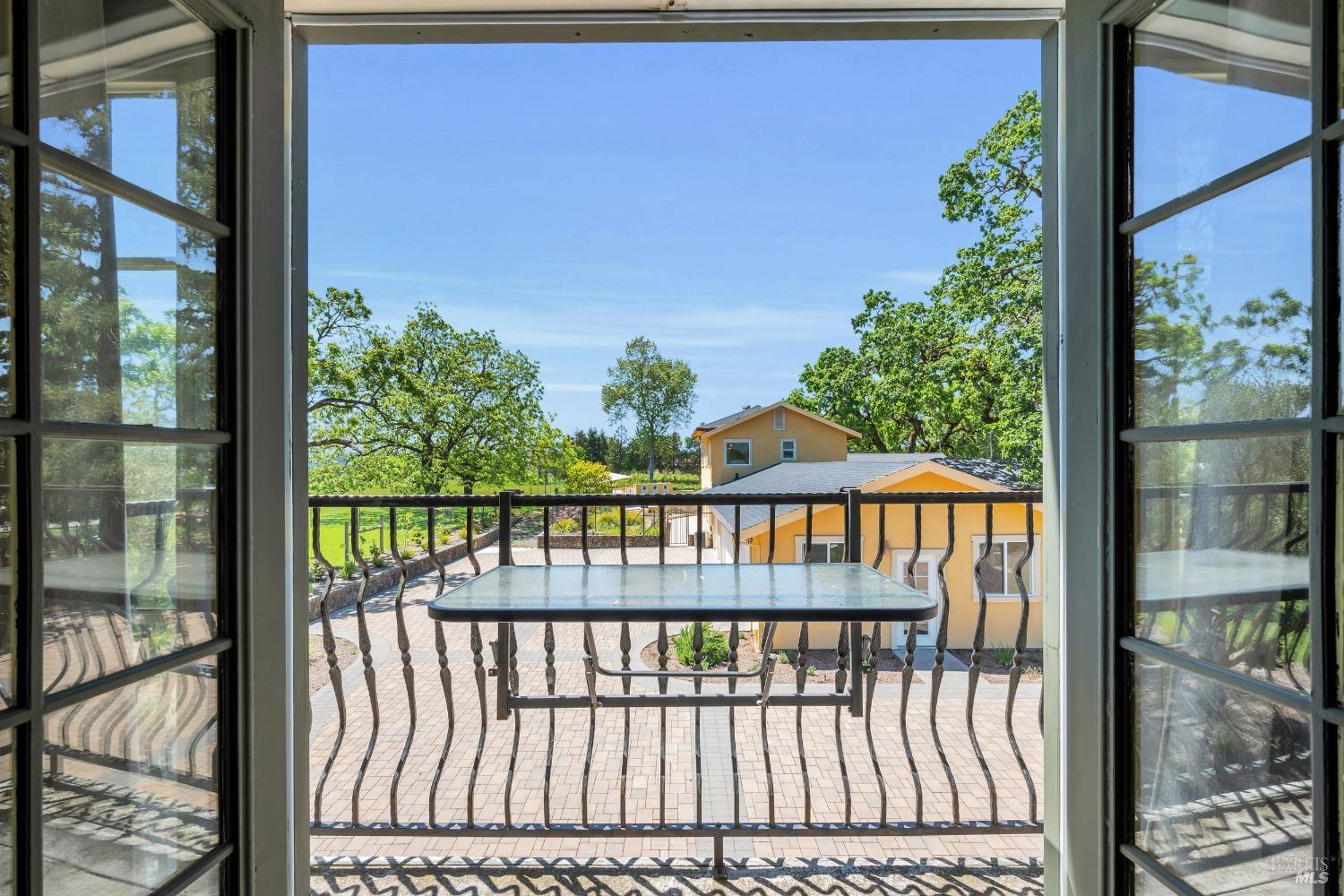 Detail Gallery Image 73 of 79 For 3950 Black Oak Dr, Santa Rosa,  CA 95401 - 4 Beds | 4/1 Baths