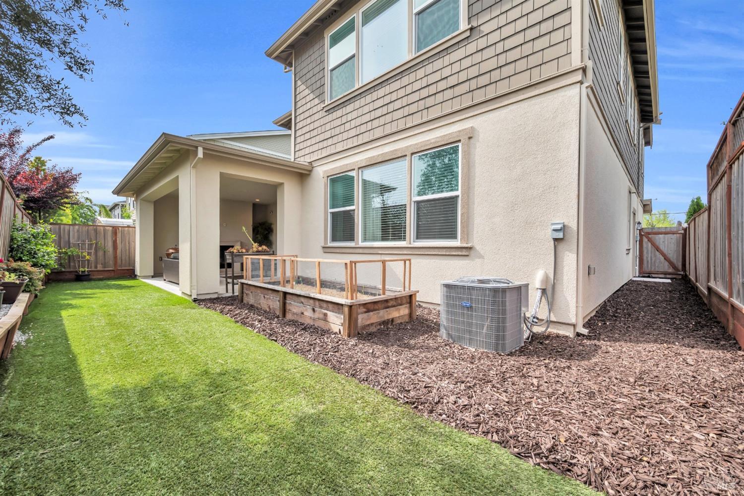 Detail Gallery Image 30 of 31 For 2543 Francisco Ave, Santa Rosa,  CA 95403 - 4 Beds | 3 Baths