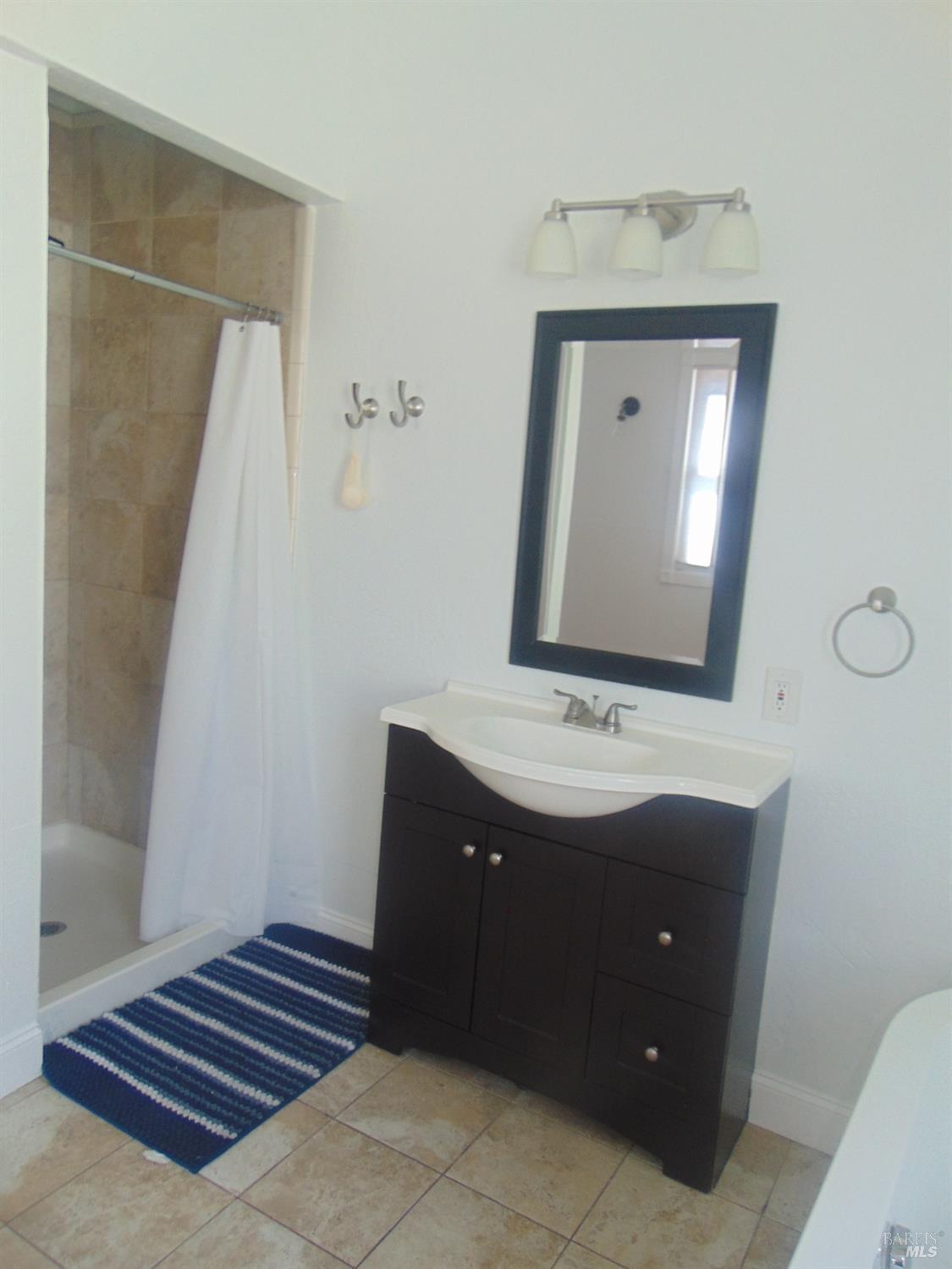 Detail Gallery Image 7 of 8 For 302 Capitol St, Vallejo,  CA 94590 - 3 Beds | 3/1 Baths