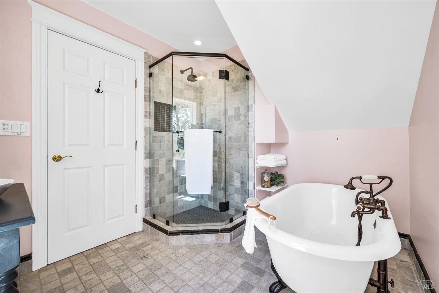 Detail Gallery Image 35 of 79 For 3950 Black Oak Dr, Santa Rosa,  CA 95401 - 4 Beds | 4/1 Baths