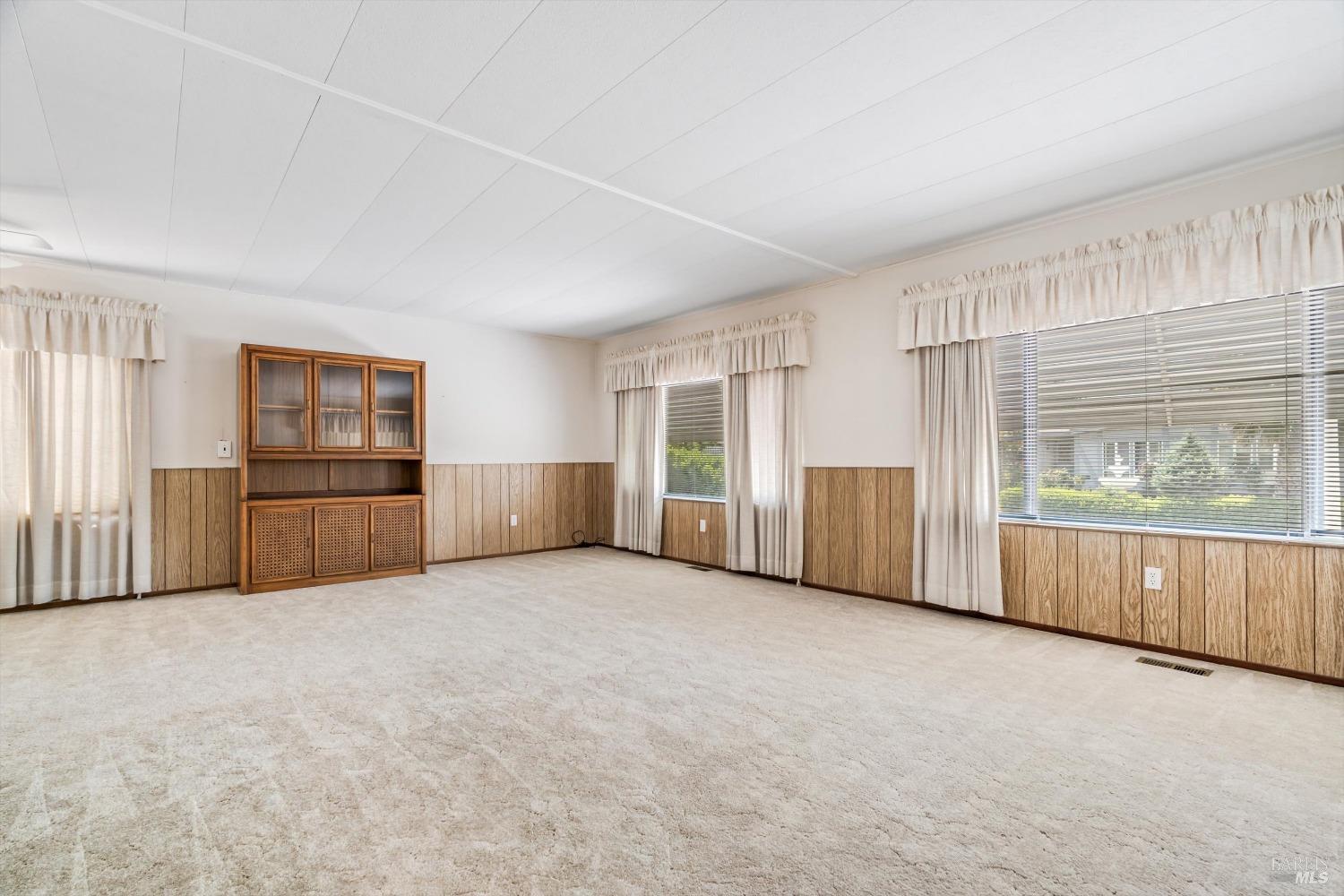 Detail Gallery Image 4 of 16 For 222 Arboleda Dr, Santa Rosa,  CA 95401 - 2 Beds | 2 Baths