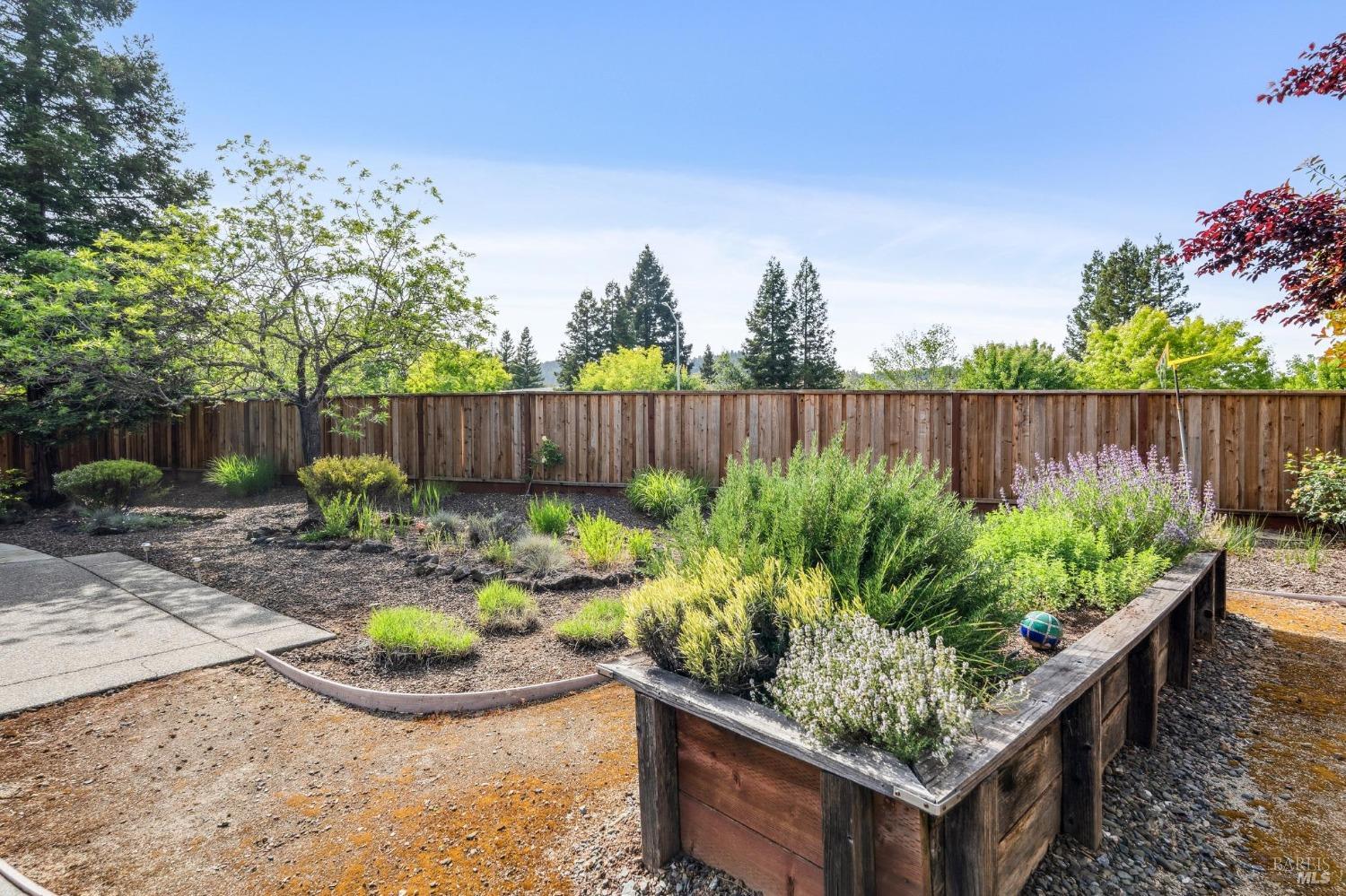 Detail Gallery Image 38 of 42 For 104 Plumeria Ct, Cloverdale,  CA 95425 - 2 Beds | 2 Baths
