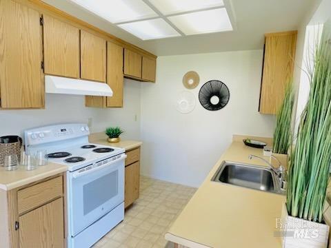 Detail Gallery Image 4 of 11 For 2200 Peach Tree Dr, Fairfield,  CA 94533 - 2 Beds | 2 Baths