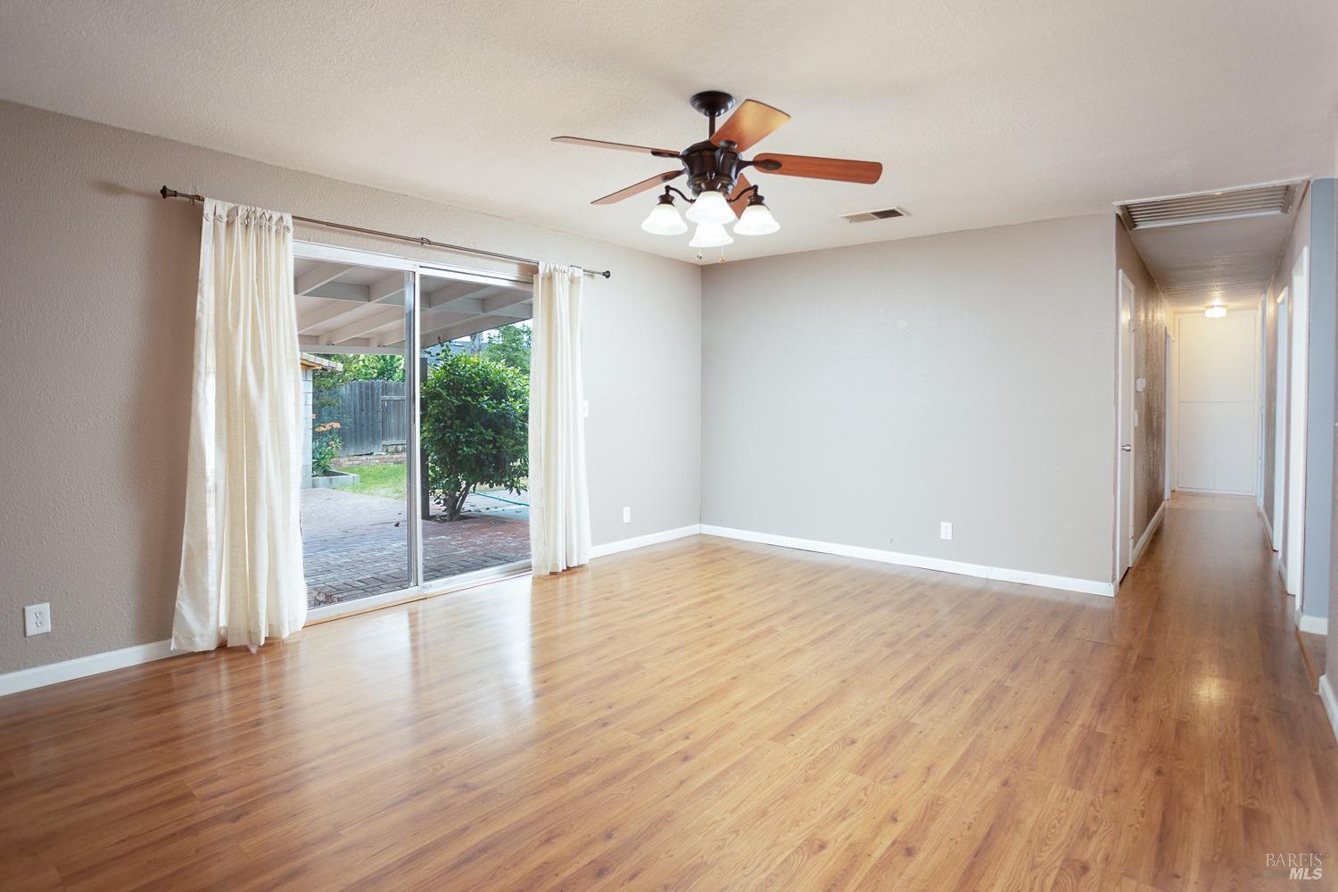 Detail Gallery Image 12 of 35 For 455 Priddy Dr, Dixon,  CA 95620 - 4 Beds | 2 Baths