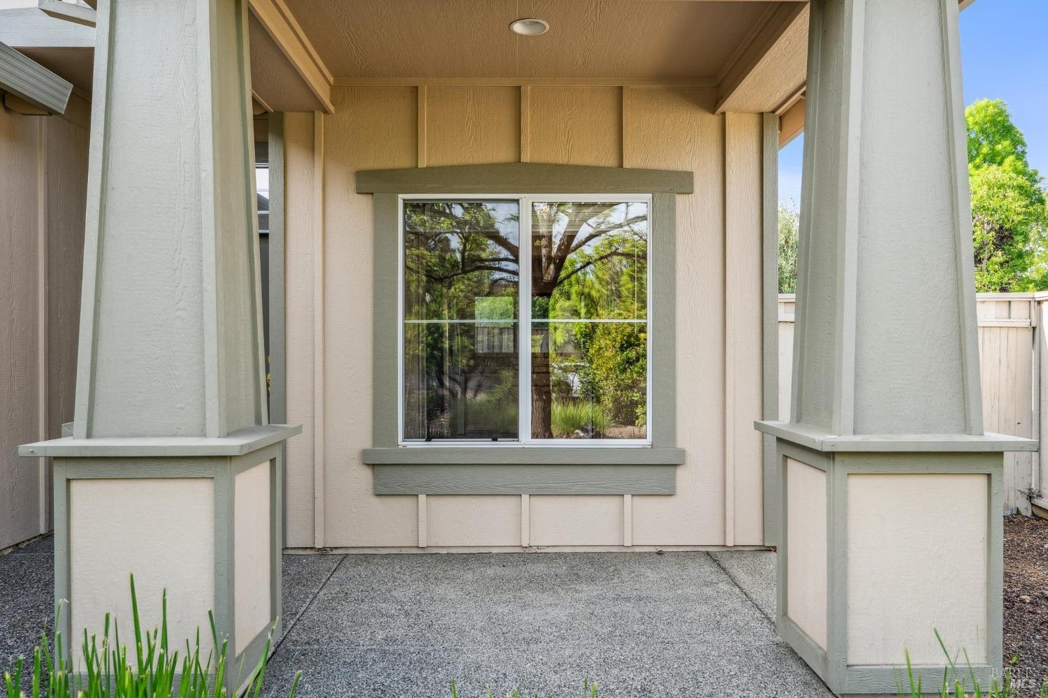 Detail Gallery Image 3 of 42 For 104 Plumeria Ct, Cloverdale,  CA 95425 - 2 Beds | 2 Baths