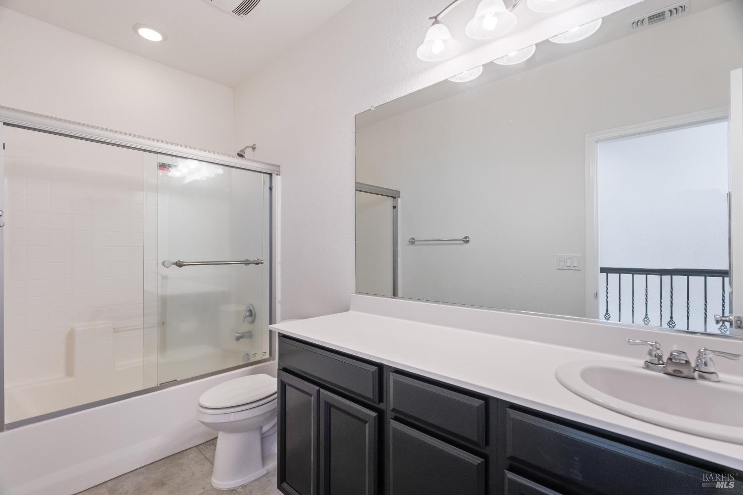 Detail Gallery Image 21 of 51 For 2326 Ray Venning Ct, Fairfield,  CA 94533 - 4 Beds | 3/1 Baths