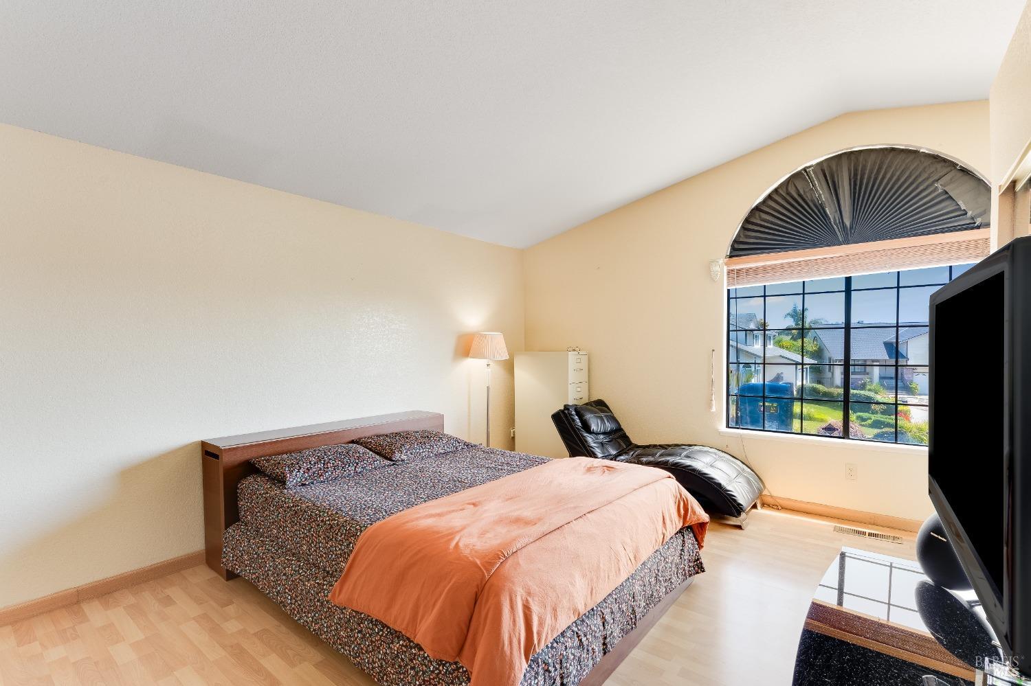 Detail Gallery Image 10 of 20 For 301 Sea Mist Dr, Vallejo,  CA 94591 - 3 Beds | 2 Baths