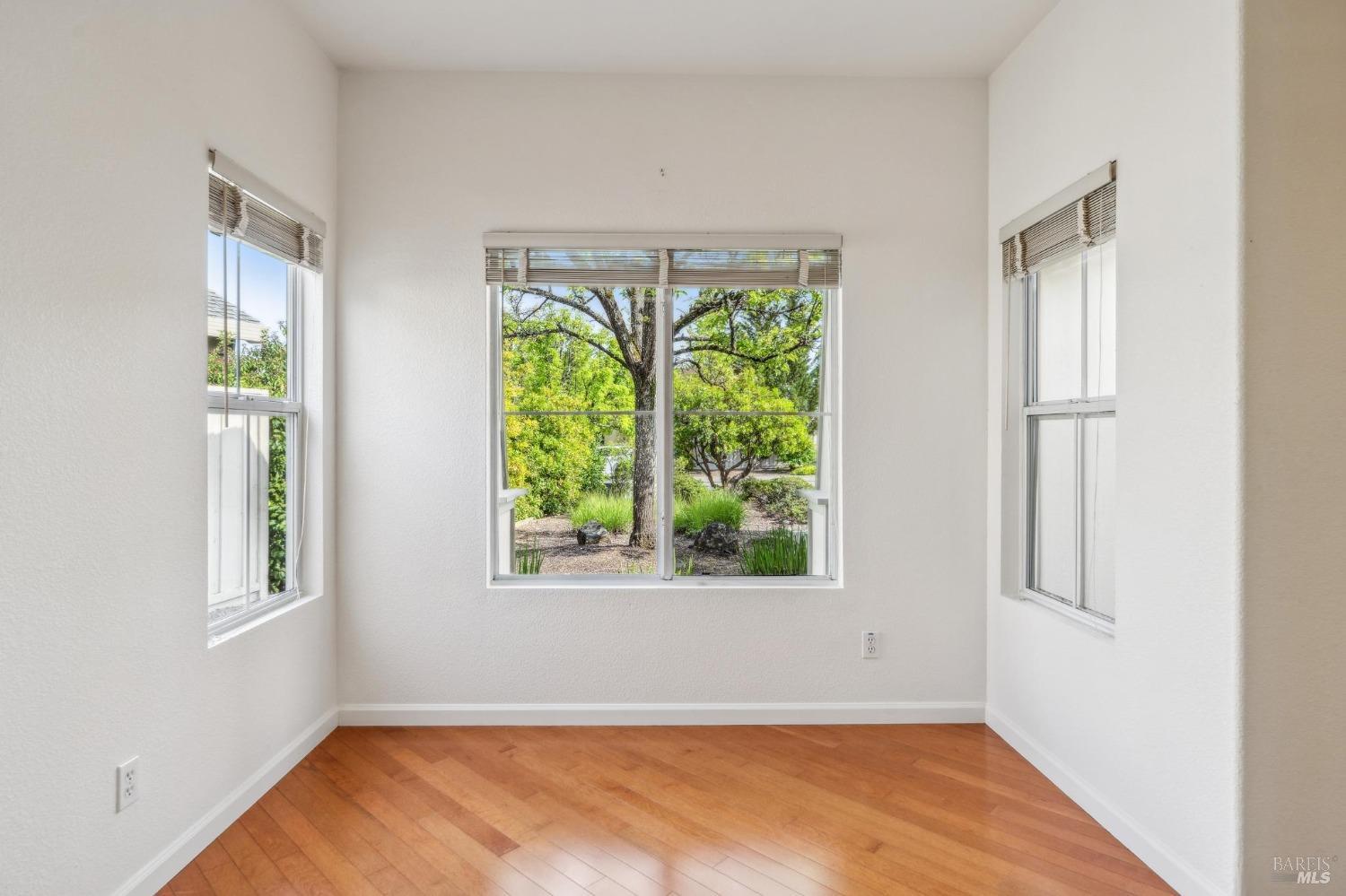 Detail Gallery Image 7 of 42 For 104 Plumeria Ct, Cloverdale,  CA 95425 - 2 Beds | 2 Baths