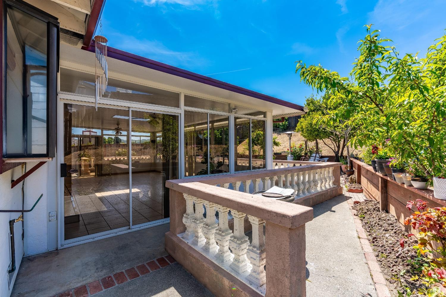 Detail Gallery Image 18 of 20 For 301 Sea Mist Dr, Vallejo,  CA 94591 - 3 Beds | 2 Baths
