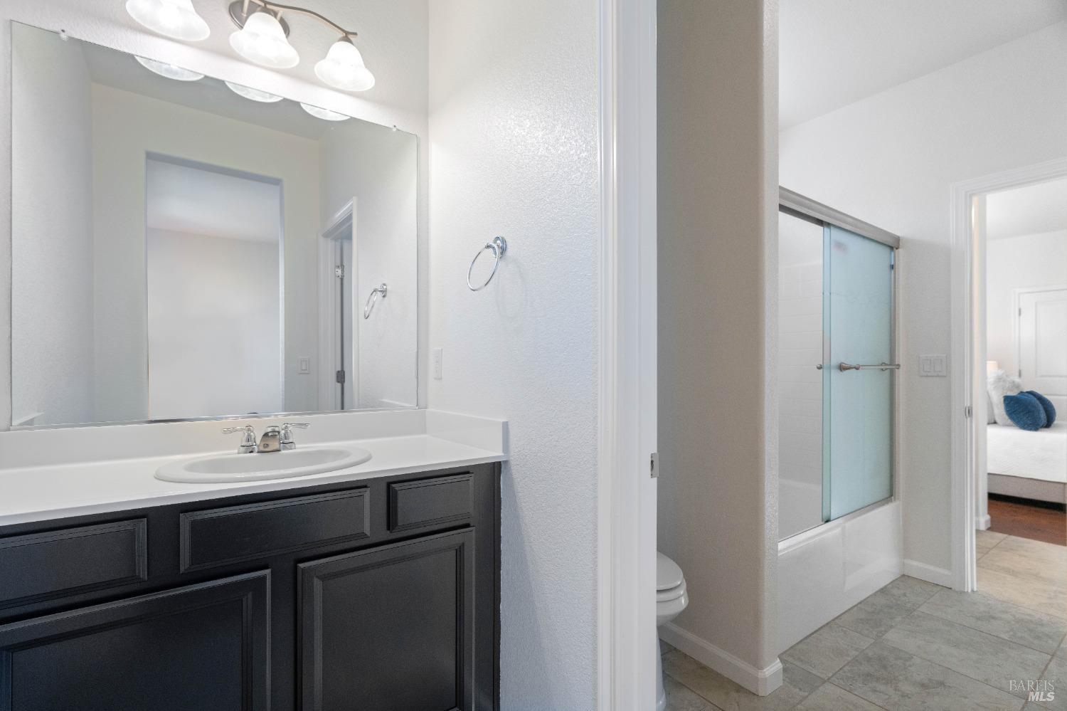 Detail Gallery Image 27 of 51 For 2326 Ray Venning Ct, Fairfield,  CA 94533 - 4 Beds | 3/1 Baths