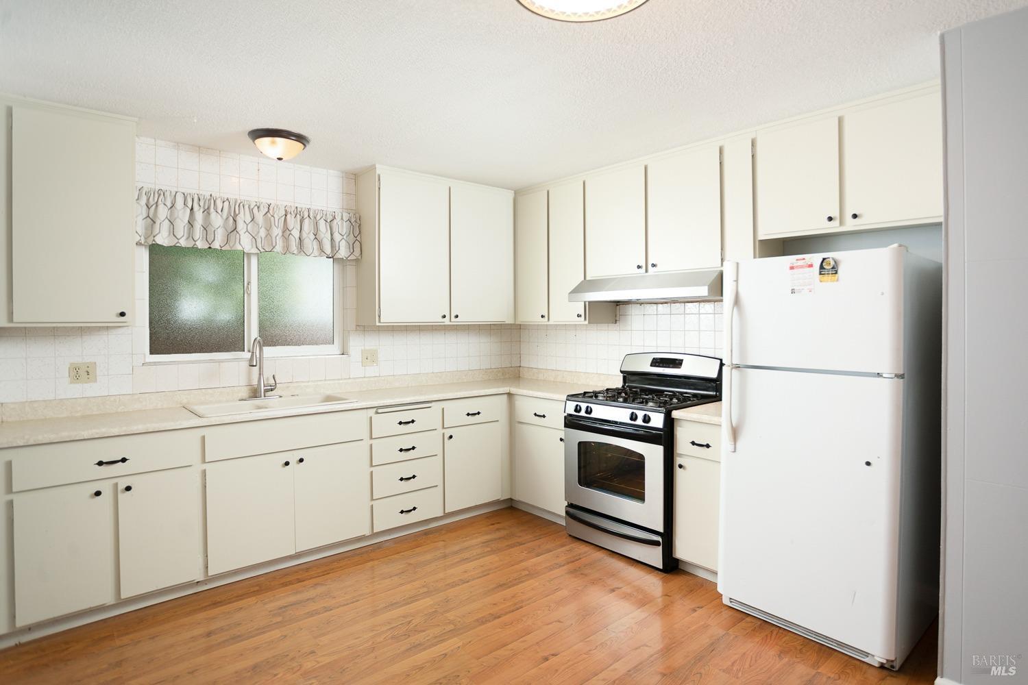 Detail Gallery Image 6 of 35 For 455 Priddy Dr, Dixon,  CA 95620 - 4 Beds | 2 Baths