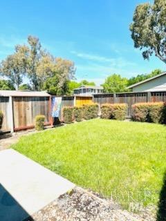 Detail Gallery Image 8 of 11 For 2200 Peach Tree Dr, Fairfield,  CA 94533 - 2 Beds | 2 Baths