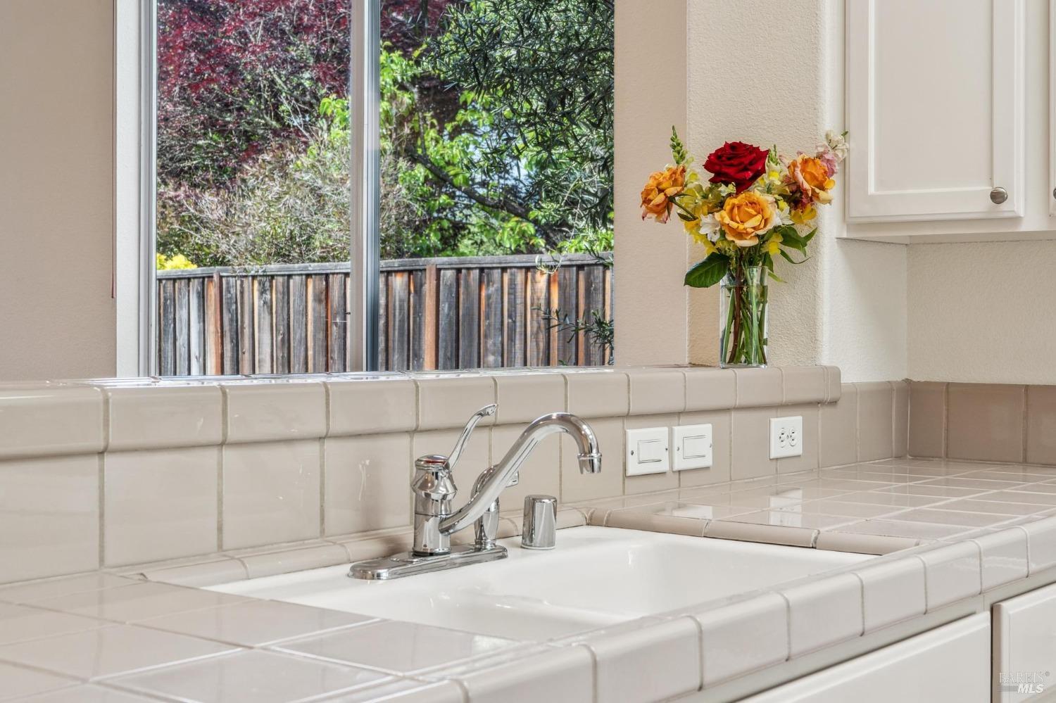 Detail Gallery Image 13 of 42 For 104 Plumeria Ct, Cloverdale,  CA 95425 - 2 Beds | 2 Baths