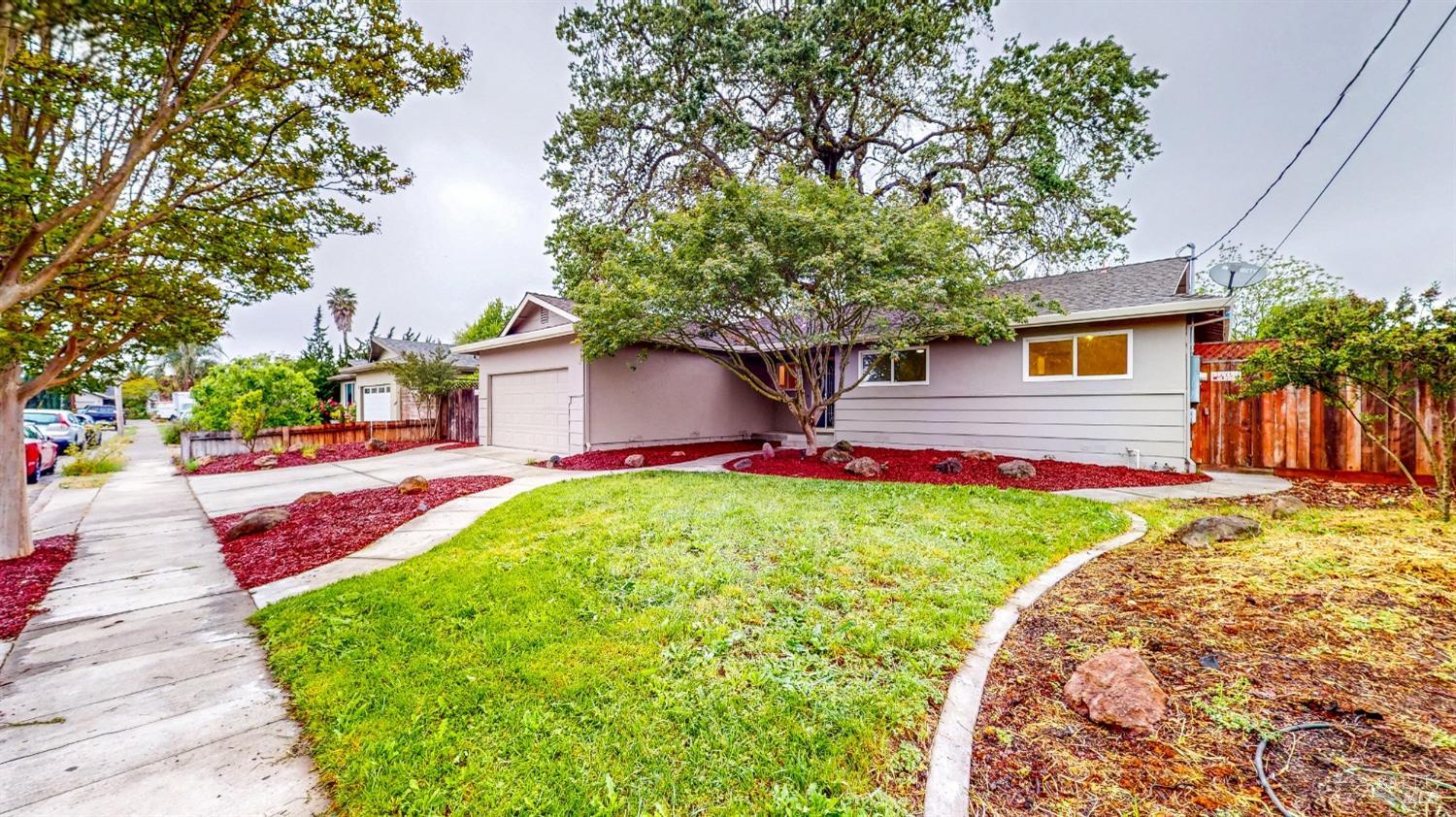 Detail Gallery Image 2 of 57 For 1245 Kerney St, Santa Rosa,  CA 95401 - 3 Beds | 2 Baths