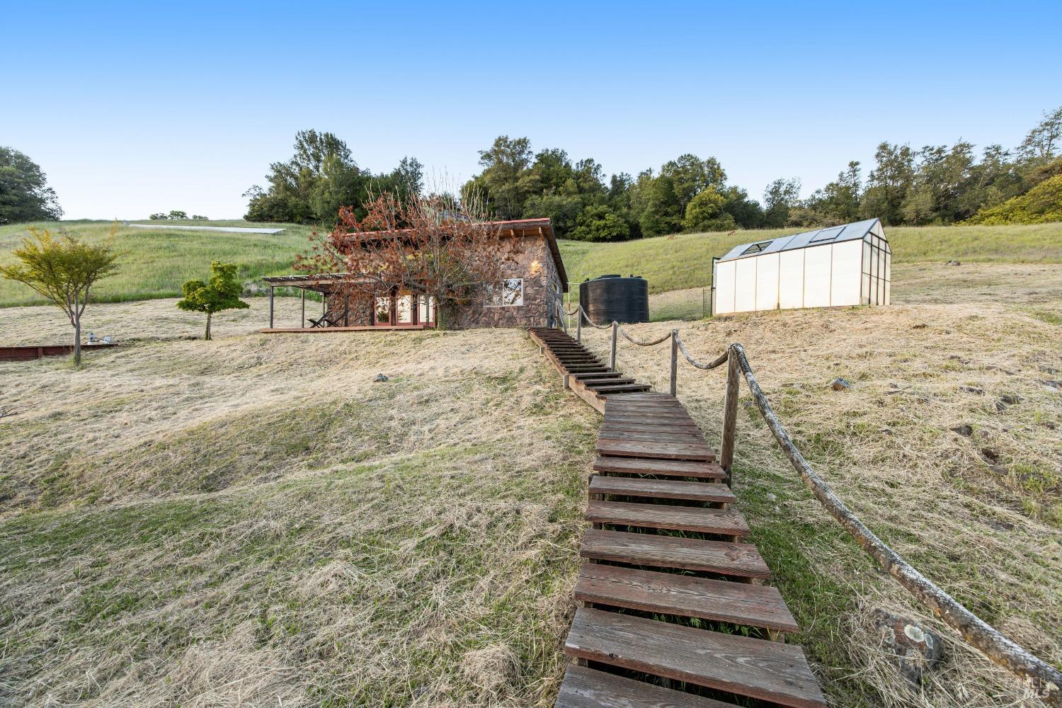Detail Gallery Image 38 of 95 For 6960 Round Oak Rd, Penngrove,  CA 94951 - 3 Beds | 3 Baths