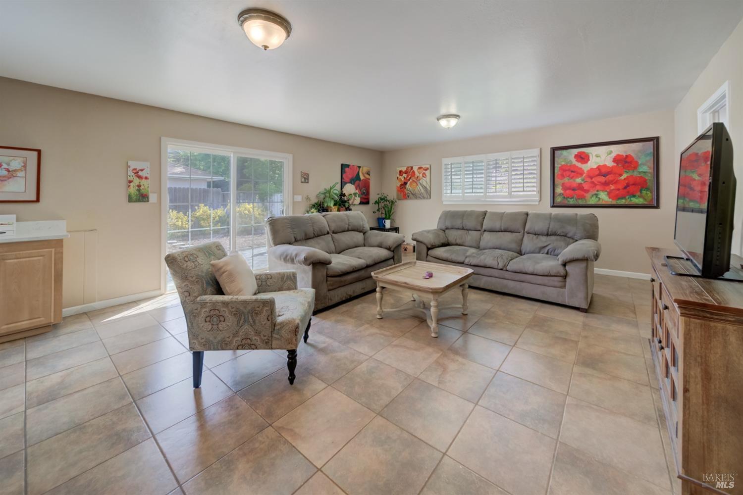 Detail Gallery Image 3 of 40 For 2160 Frederick St, Concord,  CA 94520 - 5 Beds | 2 Baths