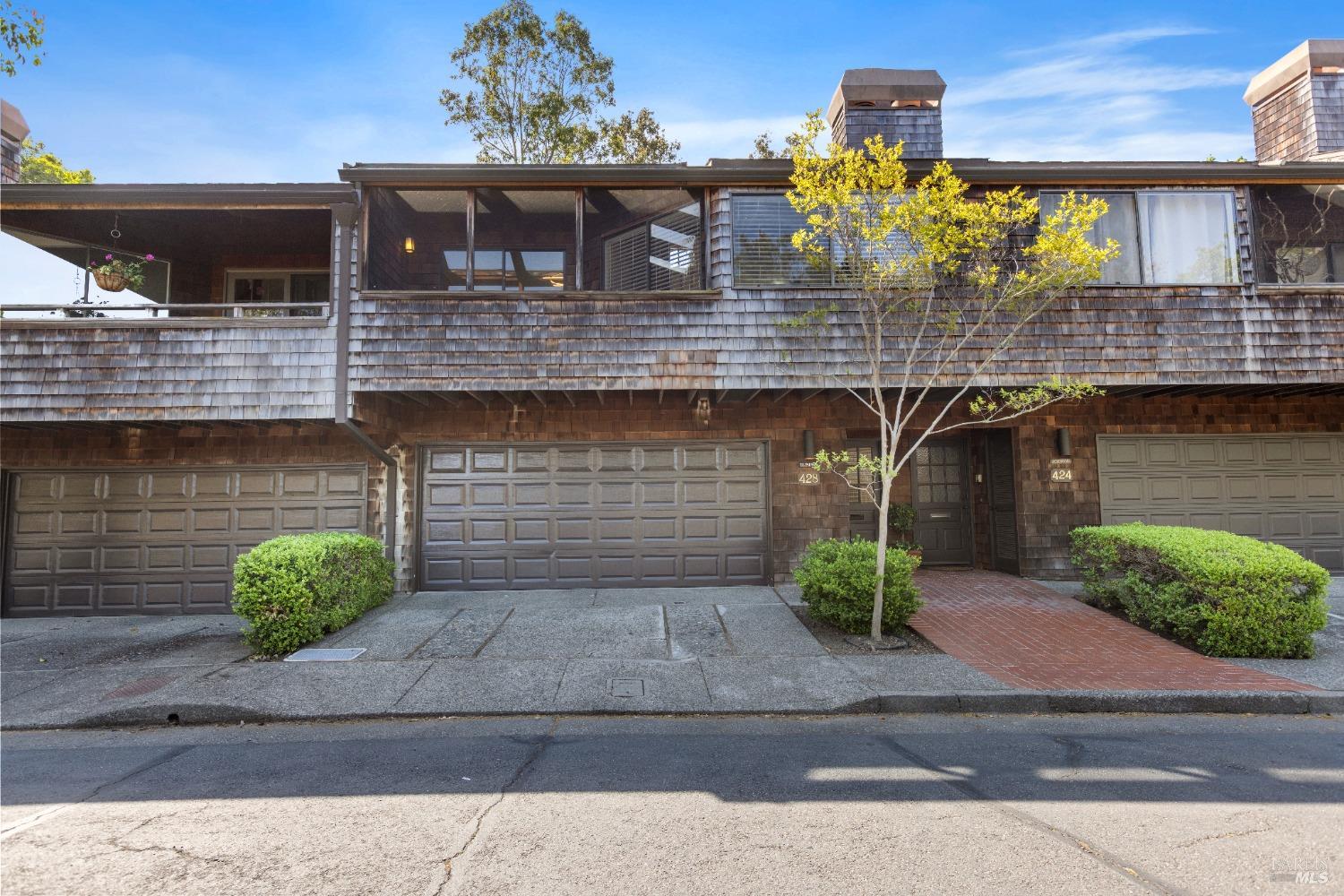Detail Gallery Image 1 of 50 For 428 El Faisan Dr, San Rafael,  CA 94903 - 2 Beds | 2 Baths