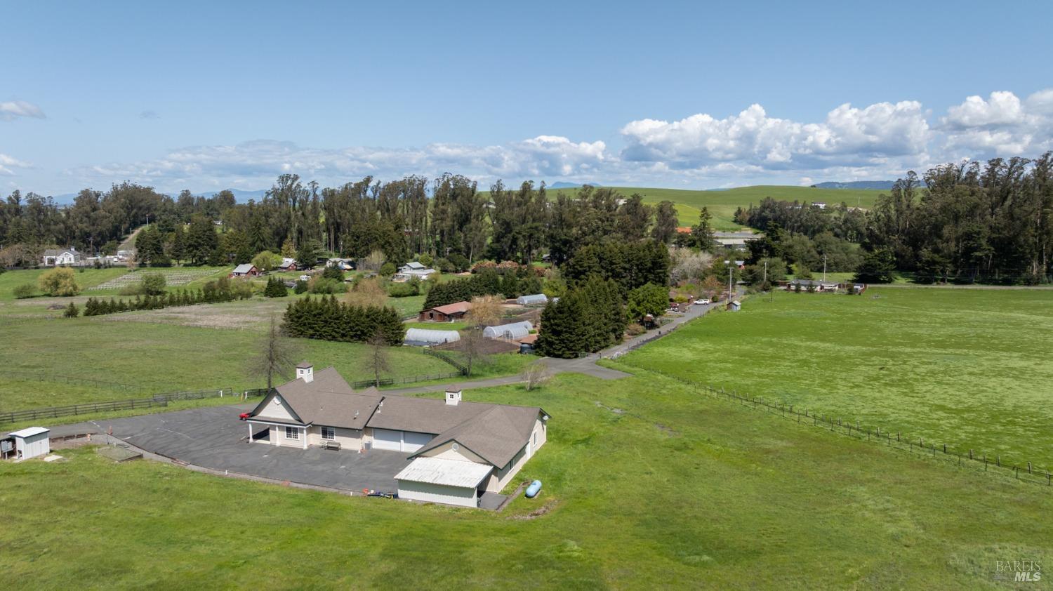 Detail Gallery Image 31 of 75 For 3785 Roblar Rd, Petaluma,  CA 94952 - 2 Beds | 1/1 Baths