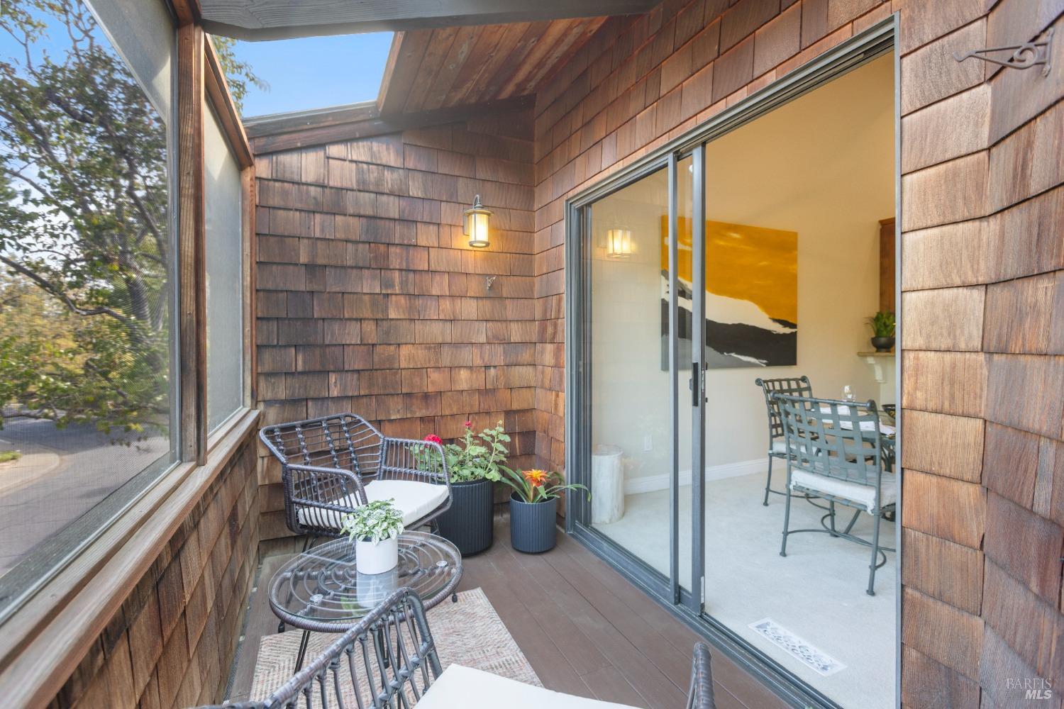 Detail Gallery Image 15 of 50 For 428 El Faisan Dr, San Rafael,  CA 94903 - 2 Beds | 2 Baths