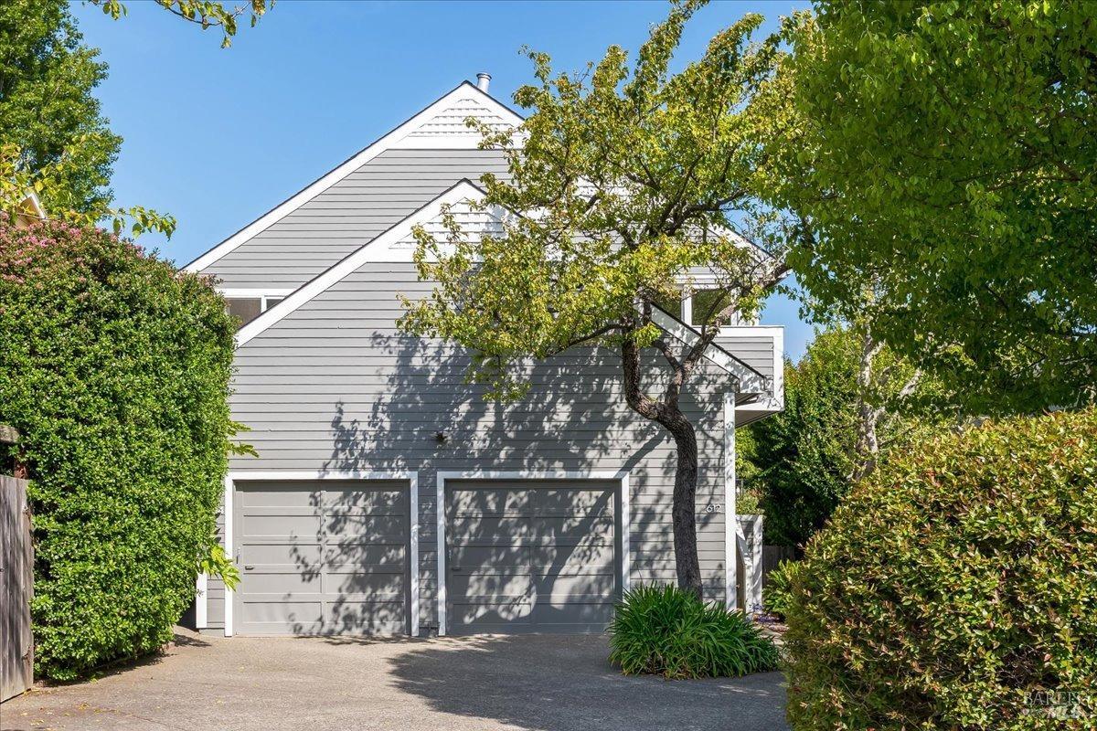 Detail Gallery Image 1 of 24 For 612 Wateree St, Sausalito,  CA 94965 - 2 Beds | 1/1 Baths