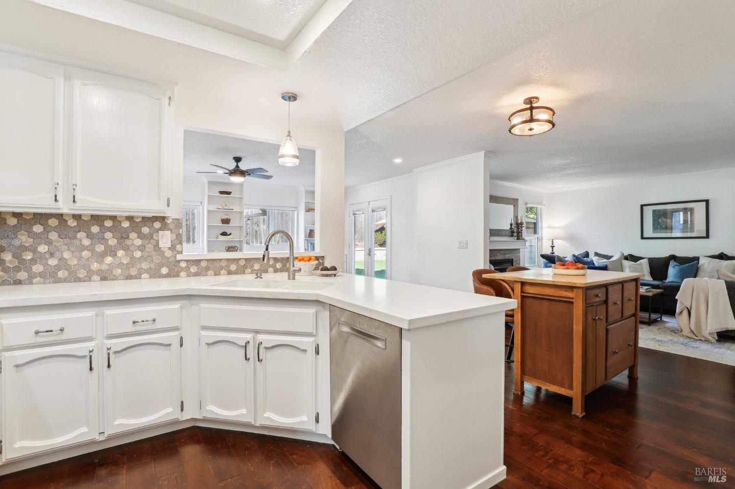 Detail Gallery Image 15 of 68 For 218 Ballindine Dr, Vacaville,  CA 95688 - 4 Beds | 3 Baths