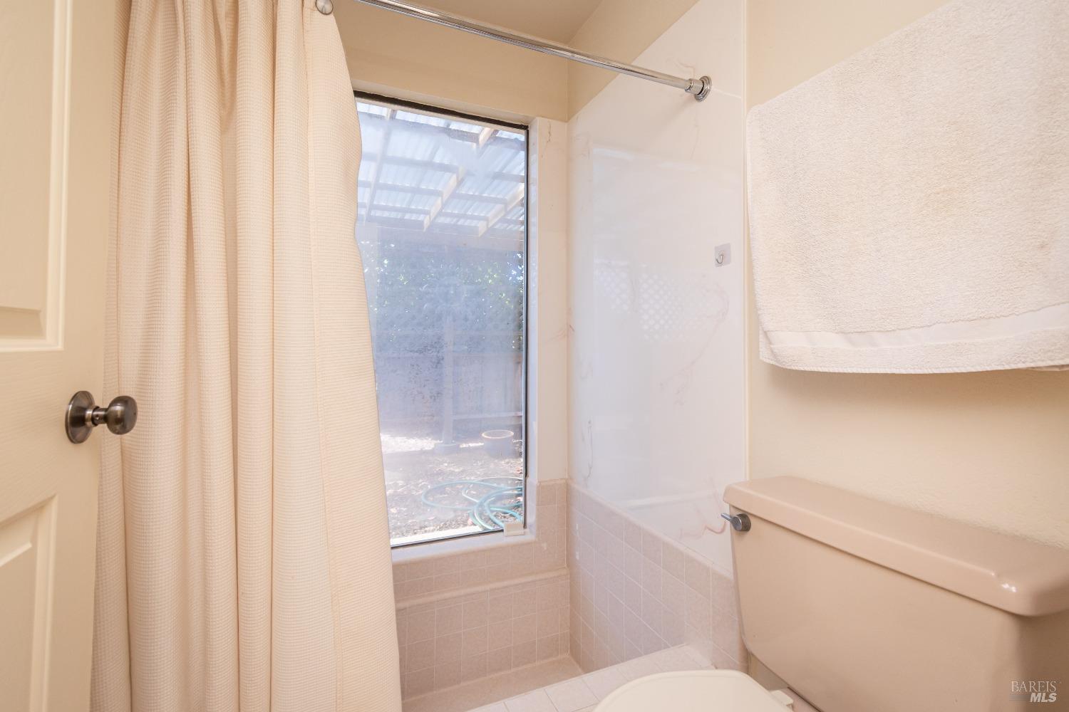 Detail Gallery Image 43 of 60 For 1150 Bayview Ave, Napa,  CA 94559 - 3 Beds | 2 Baths