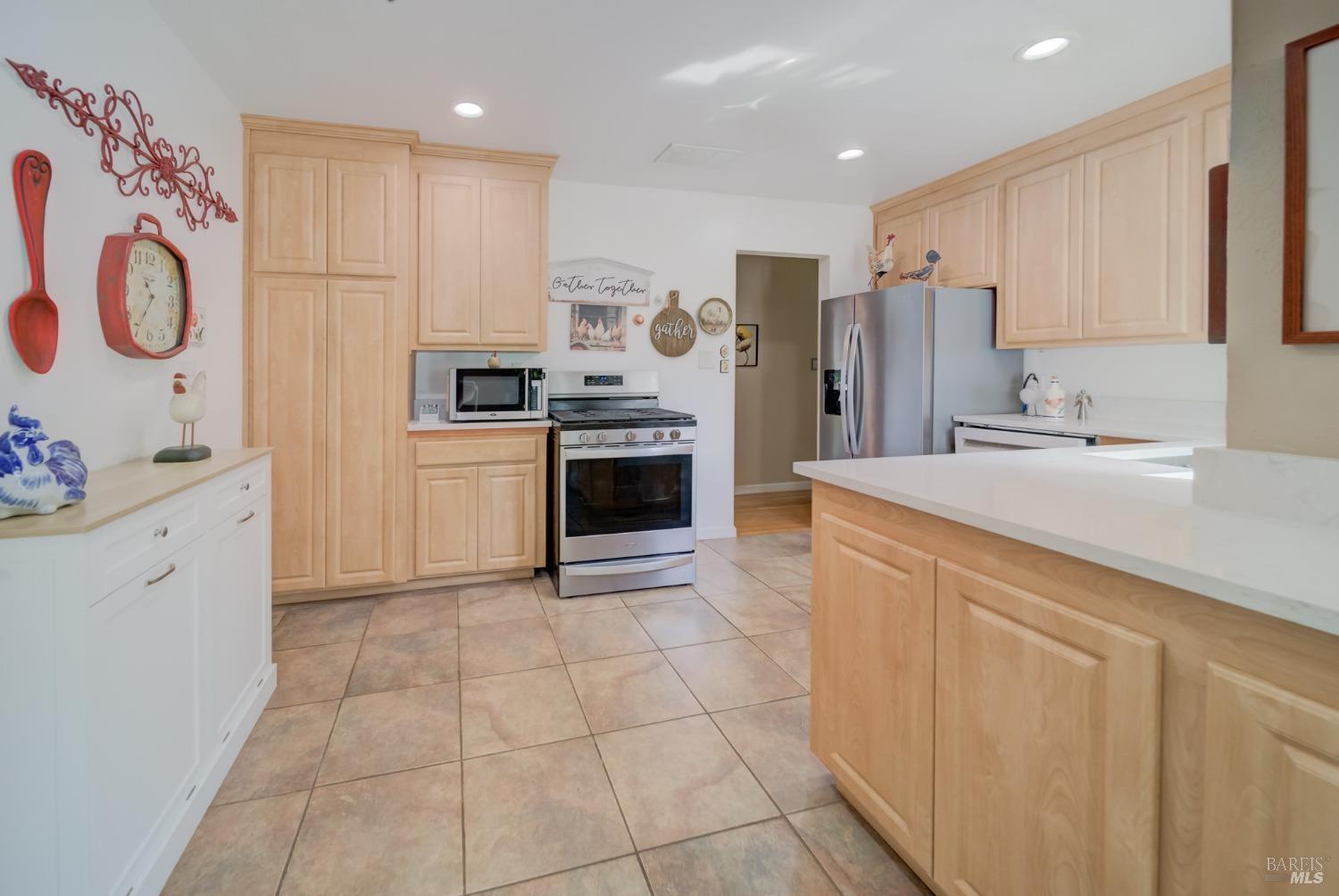 Detail Gallery Image 11 of 40 For 2160 Frederick St, Concord,  CA 94520 - 5 Beds | 2 Baths