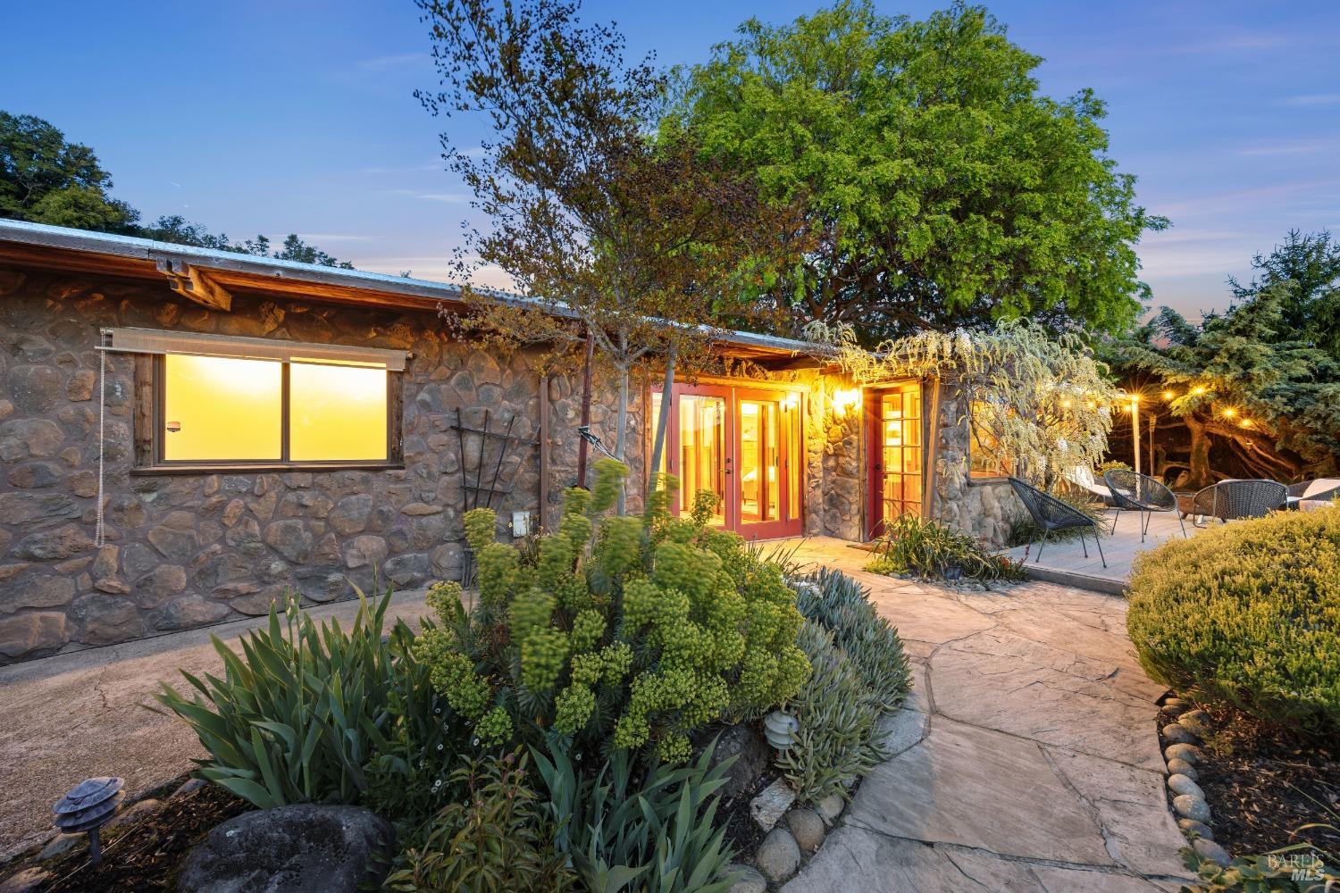 Detail Gallery Image 55 of 95 For 6960 Round Oak Rd, Penngrove,  CA 94951 - 3 Beds | 3 Baths