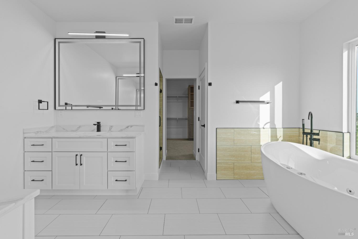Detail Gallery Image 18 of 20 For 1966 Viewpointe Cir, Santa Rosa,  CA 95403 - 6 Beds | 5/1 Baths