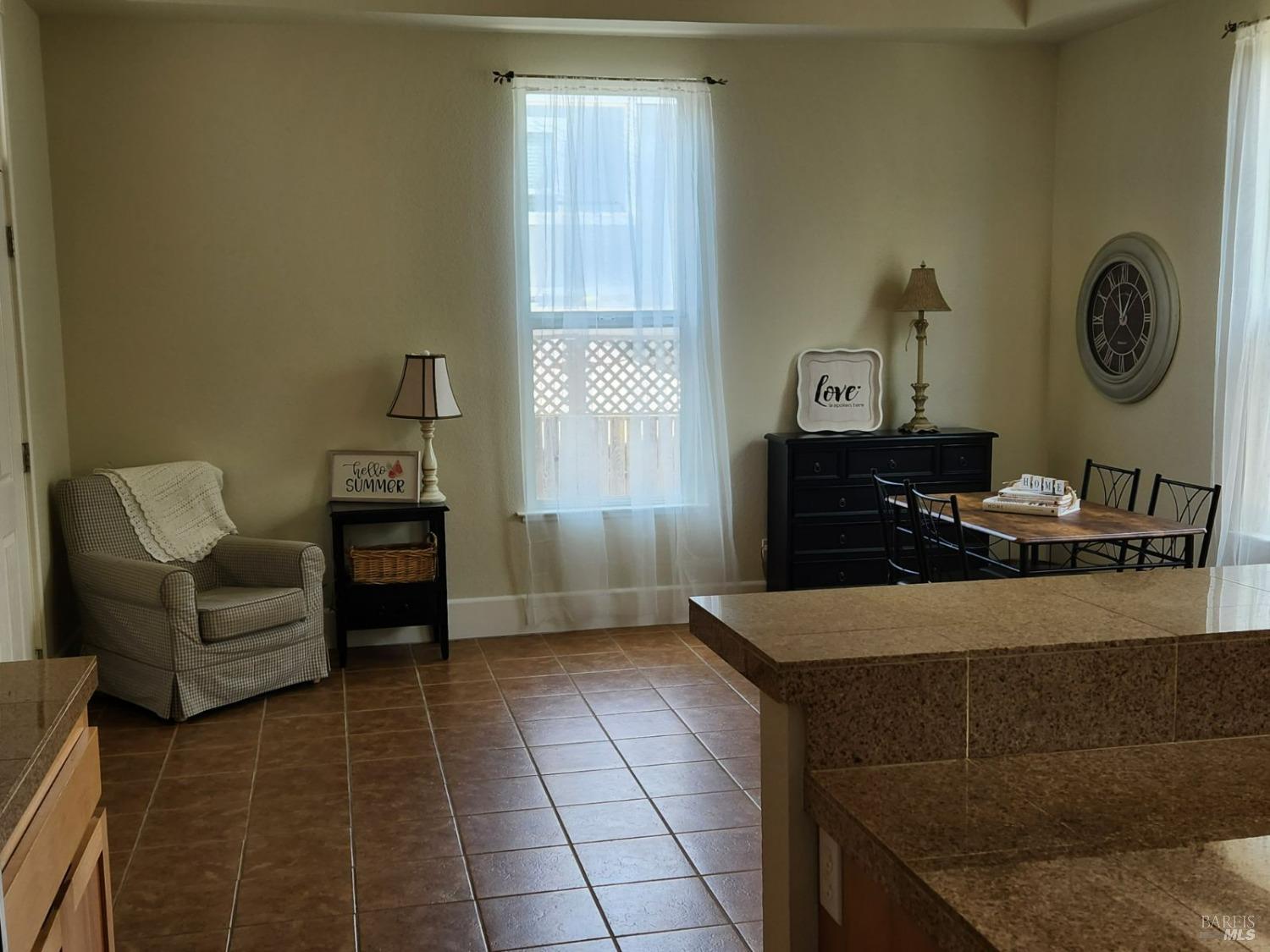 Detail Gallery Image 8 of 16 For 1355 Kawana Ter, Santa Rosa,  CA 95404 - 3 Beds | 2 Baths
