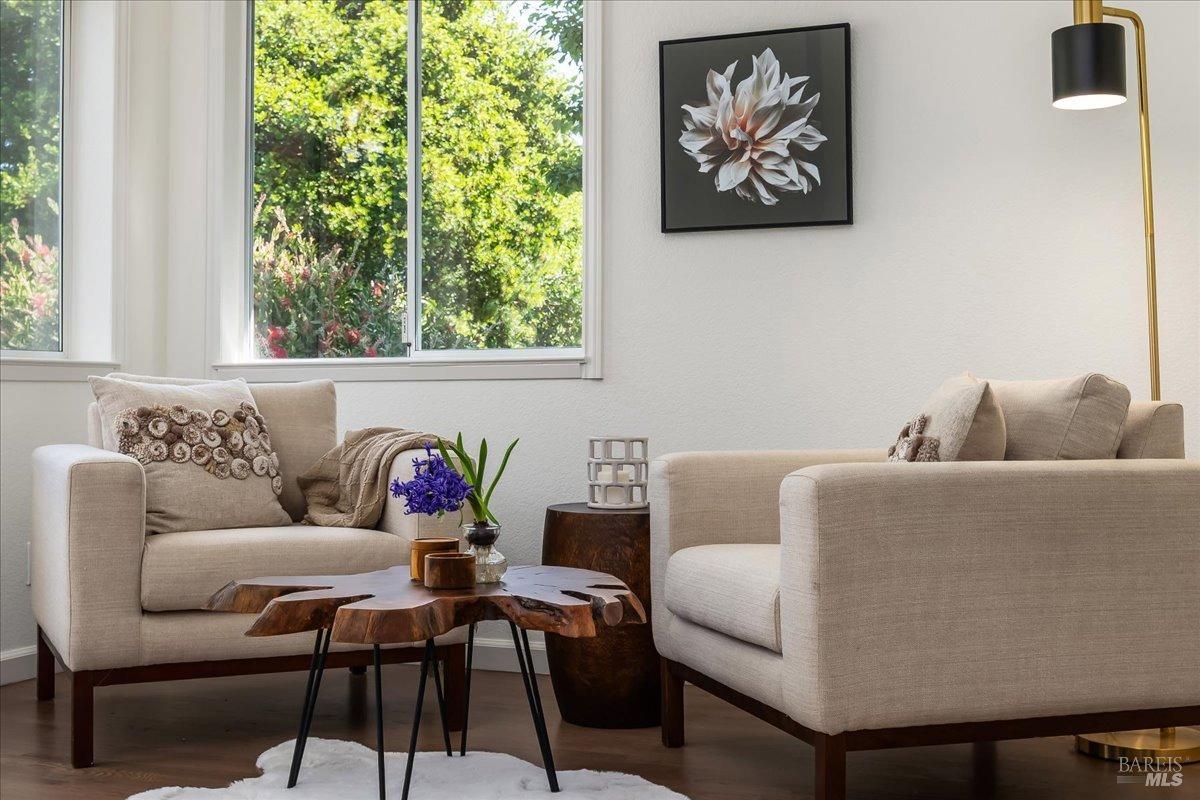 Detail Gallery Image 8 of 24 For 612 Wateree St, Sausalito,  CA 94965 - 2 Beds | 1/1 Baths