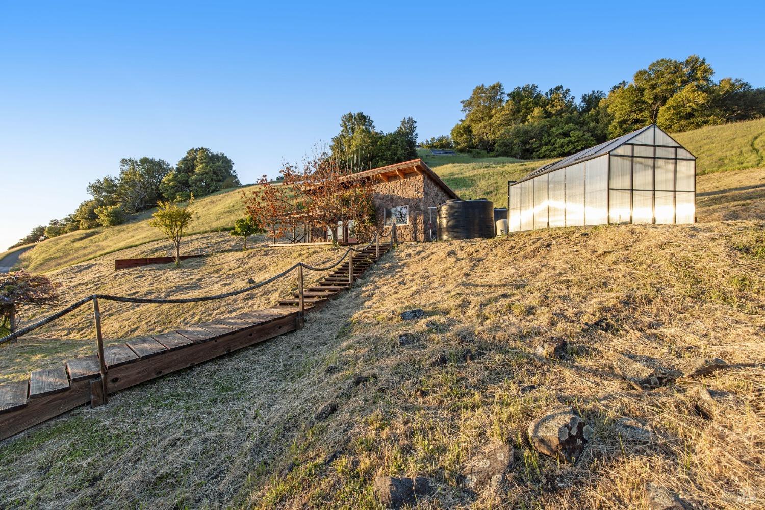 Detail Gallery Image 90 of 95 For 6960 Round Oak Rd, Penngrove,  CA 94951 - 3 Beds | 3 Baths