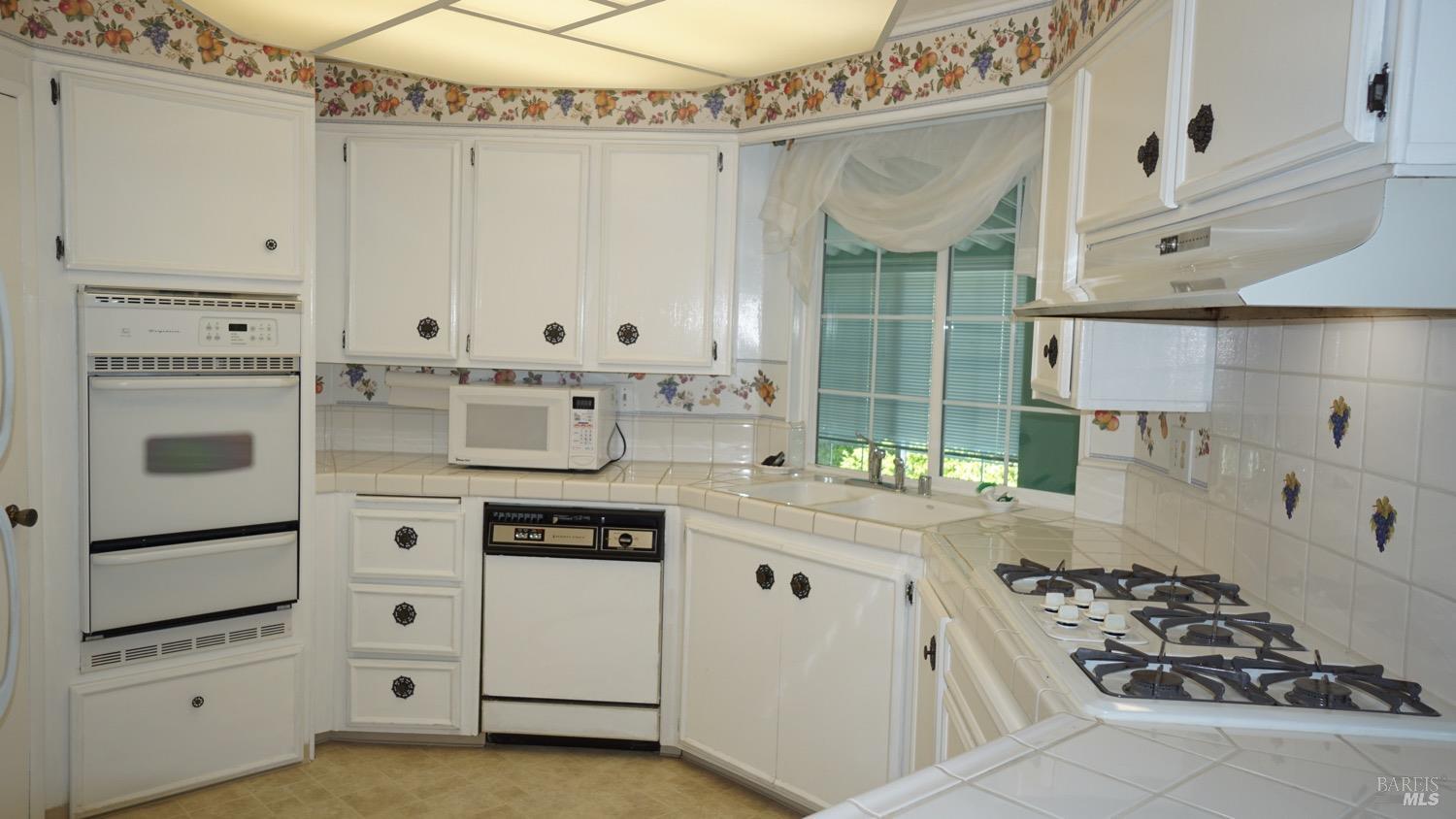 Detail Gallery Image 11 of 41 For 26 Chapala Dr, Santa Rosa,  CA 95403 - 2 Beds | 2 Baths