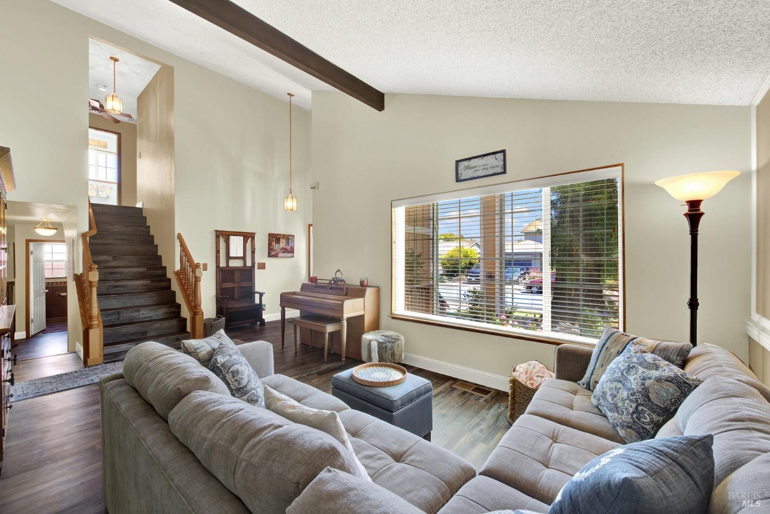 Detail Gallery Image 9 of 43 For 575 Gregory Dr, Vacaville,  CA 95687 - 4 Beds | 2/1 Baths