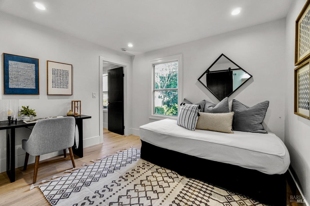 Detail Gallery Image 31 of 45 For 1074 Annerley Rd, Piedmont,  CA 94610 - 4 Beds | 3 Baths