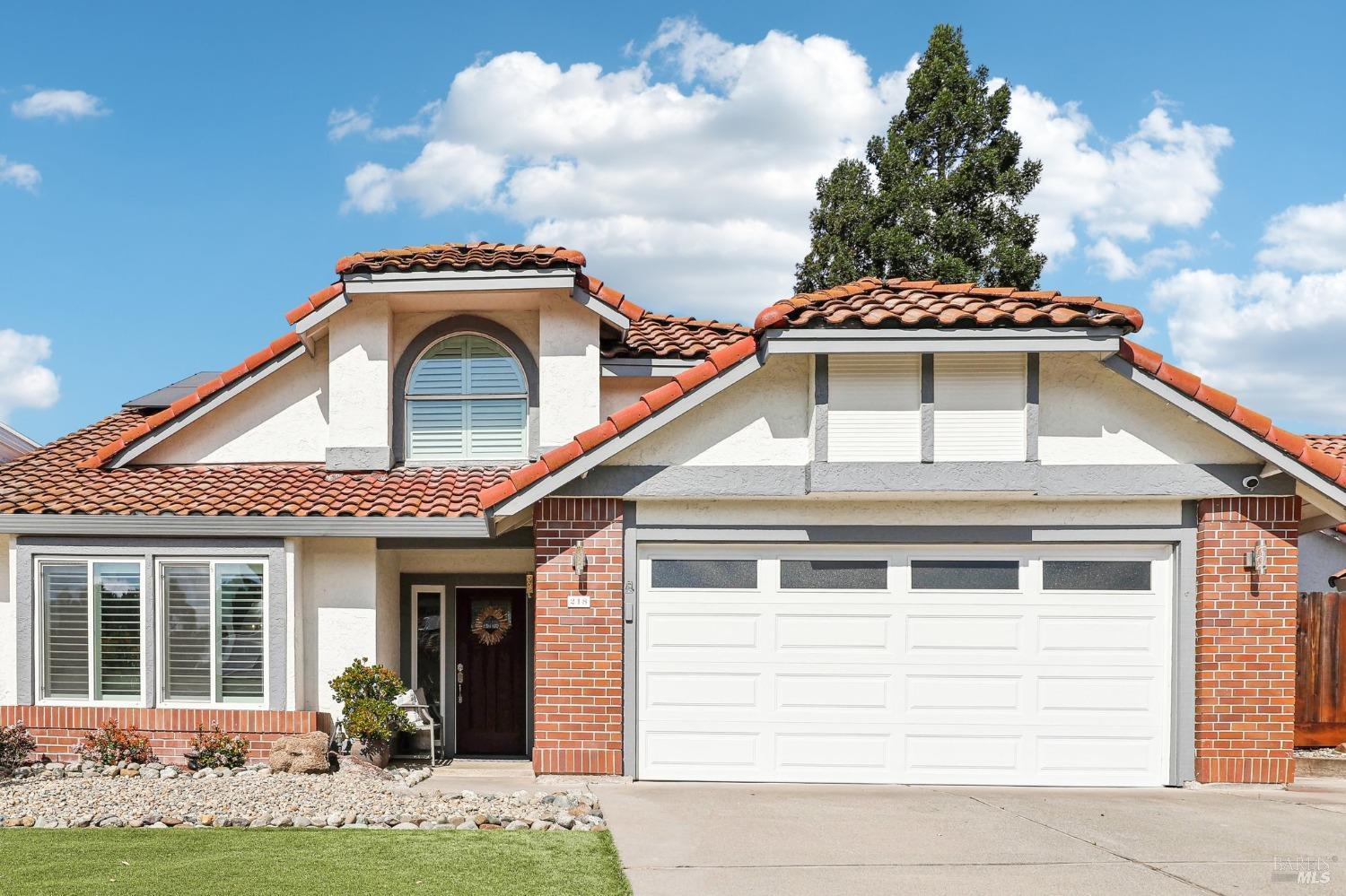 Detail Gallery Image 1 of 68 For 218 Ballindine Dr, Vacaville,  CA 95688 - 4 Beds | 3 Baths