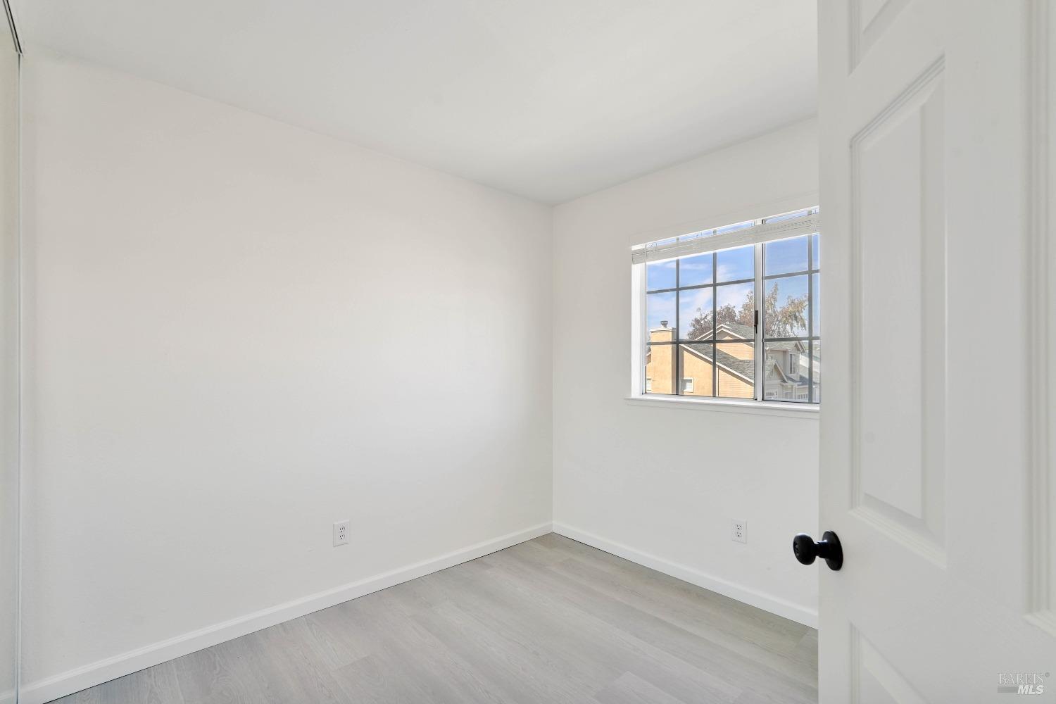 Detail Gallery Image 37 of 64 For 948 Shadywood Cir, Suisun City,  CA 94585 - 4 Beds | 2/1 Baths