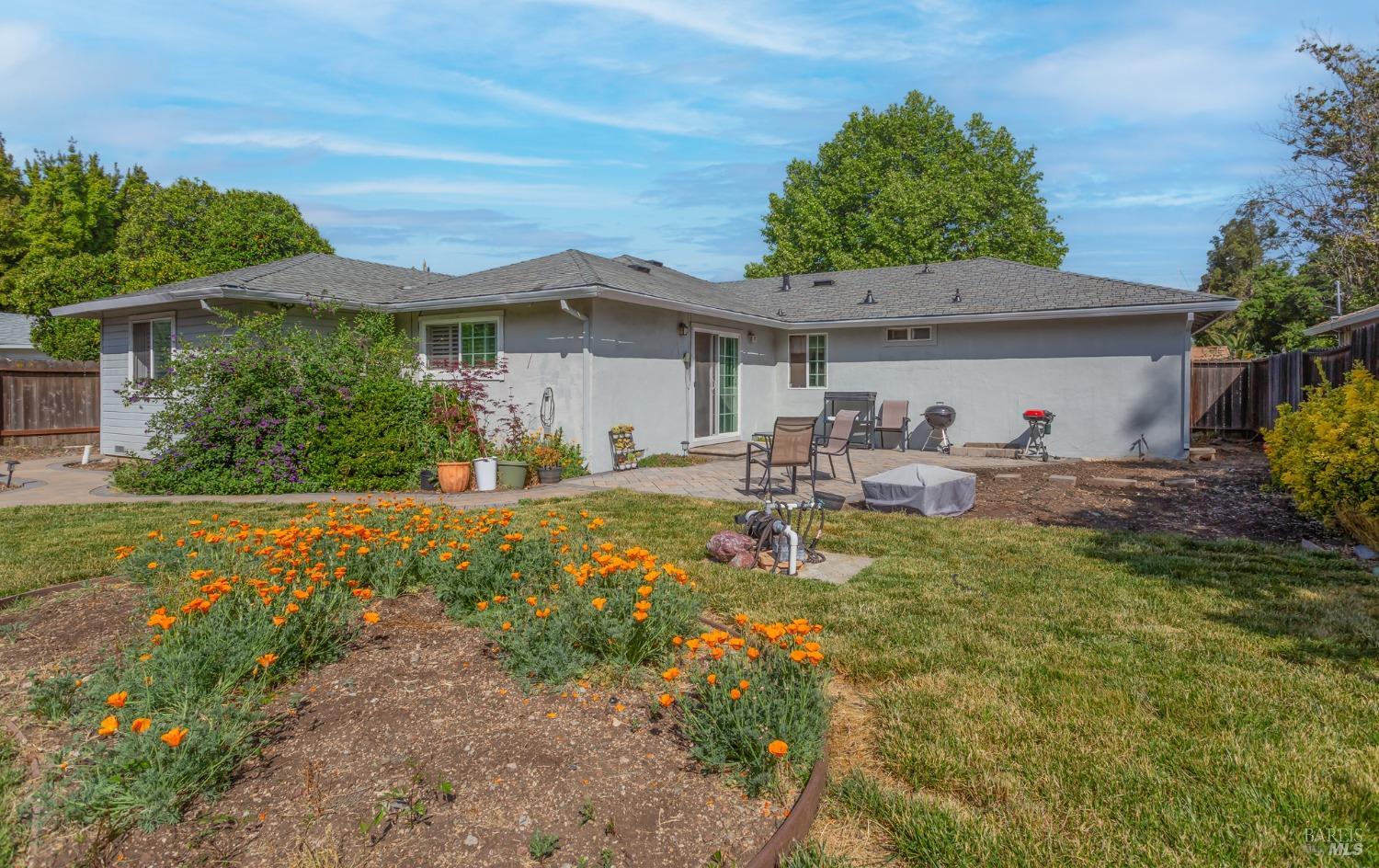 Detail Gallery Image 4 of 40 For 2160 Frederick St, Concord,  CA 94520 - 5 Beds | 2 Baths