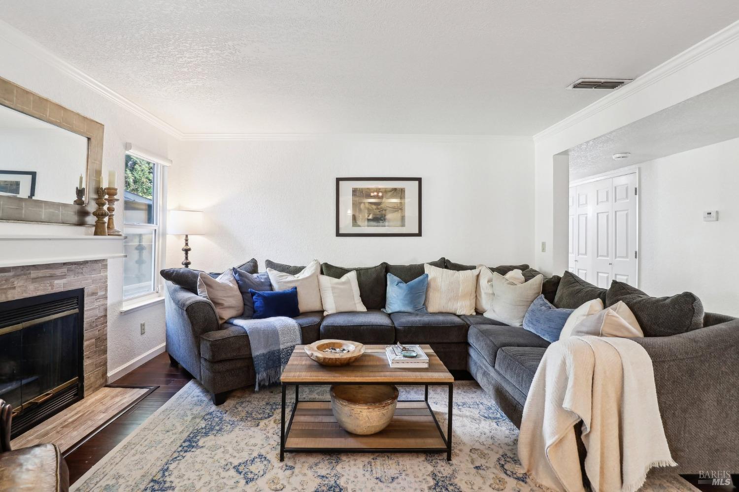 Detail Gallery Image 5 of 68 For 218 Ballindine Dr, Vacaville,  CA 95688 - 4 Beds | 3 Baths