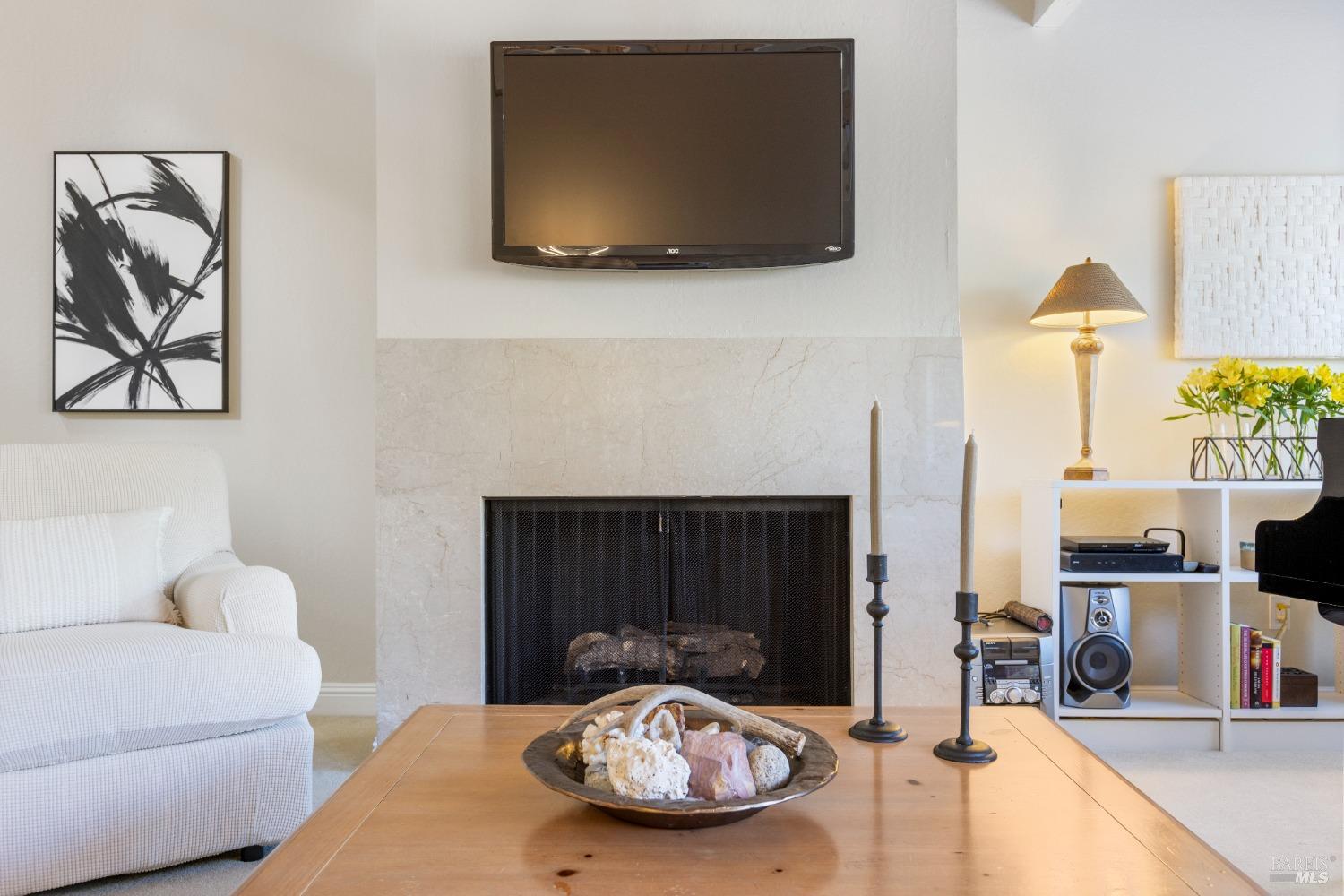 Detail Gallery Image 6 of 50 For 428 El Faisan Dr, San Rafael,  CA 94903 - 2 Beds | 2 Baths