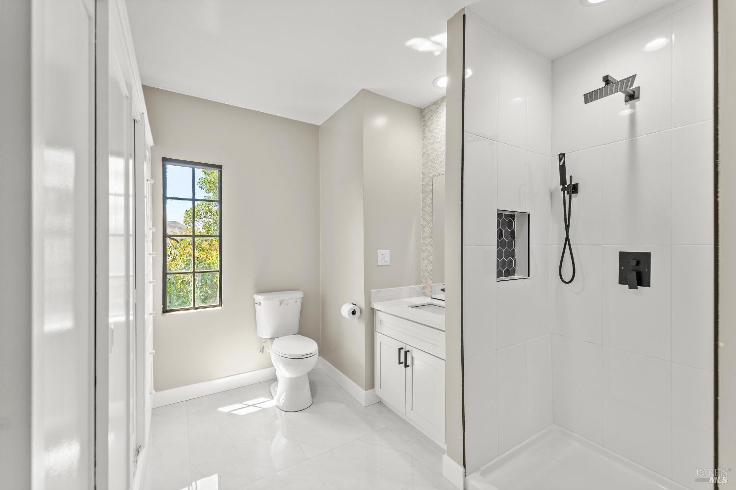 Detail Gallery Image 49 of 64 For 290 E B St, Dixon,  CA 95620 - 4 Beds | 3/1 Baths