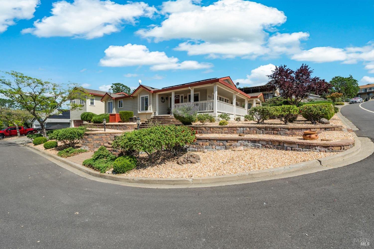 Detail Gallery Image 11 of 79 For 1300 Steele Canyon Rd, Napa,  CA 94558 - 4 Beds | 3 Baths