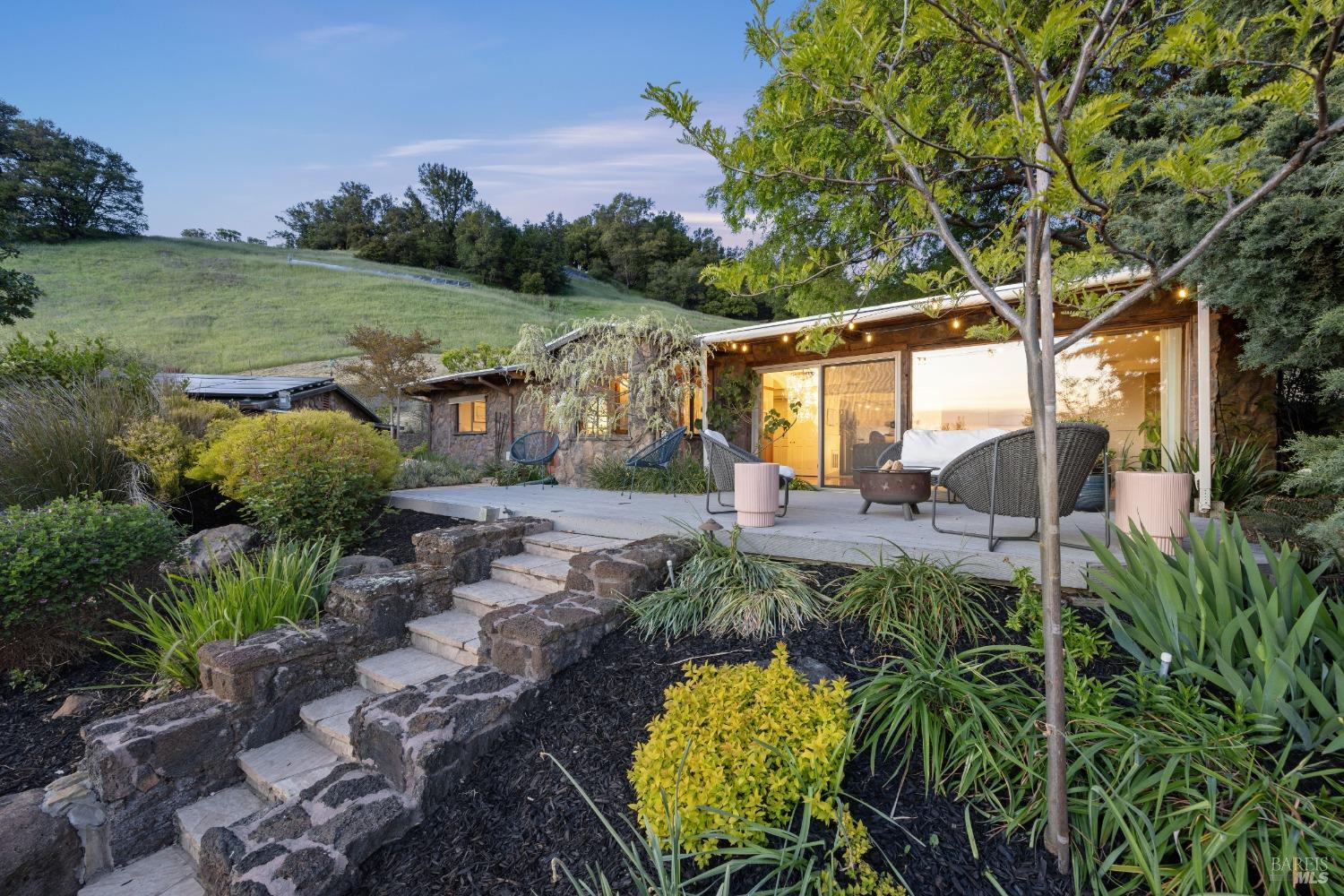 Detail Gallery Image 57 of 95 For 6960 Round Oak Rd, Penngrove,  CA 94951 - 3 Beds | 3 Baths