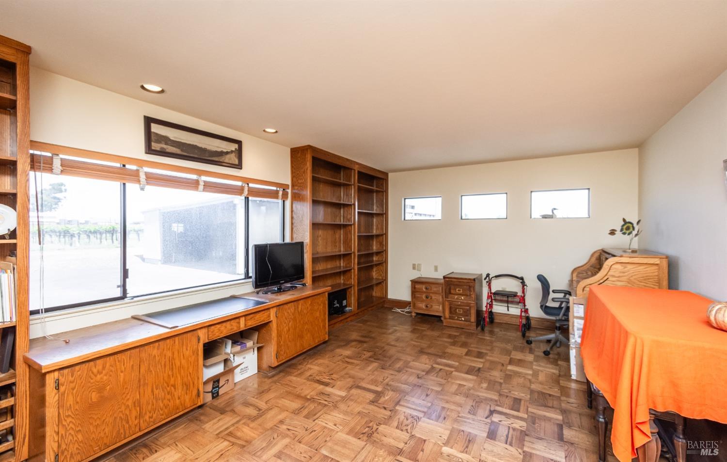 Detail Gallery Image 37 of 60 For 1150 Bayview Ave, Napa,  CA 94559 - 3 Beds | 2 Baths