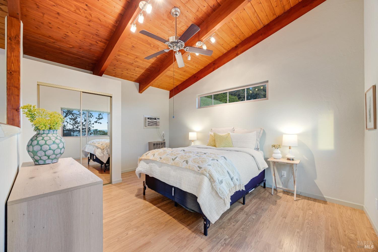 Detail Gallery Image 6 of 95 For 6960 Round Oak Rd, Penngrove,  CA 94951 - 3 Beds | 3 Baths