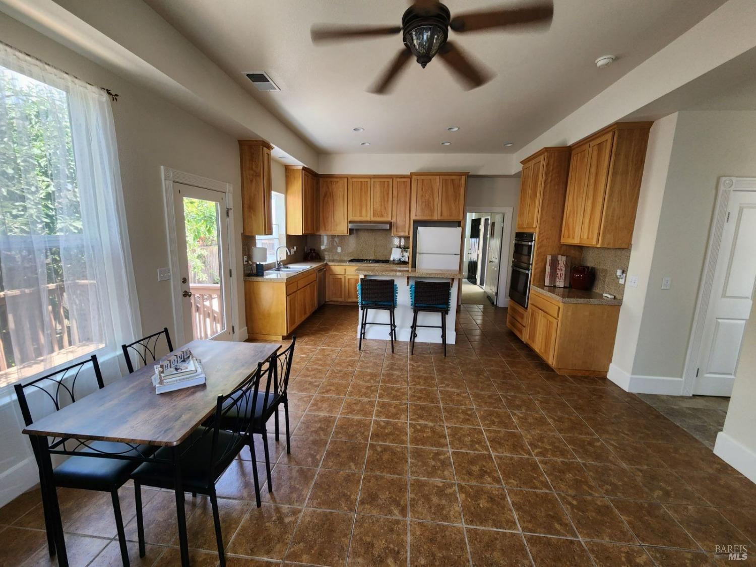 Detail Gallery Image 5 of 16 For 1355 Kawana Ter, Santa Rosa,  CA 95404 - 3 Beds | 2 Baths