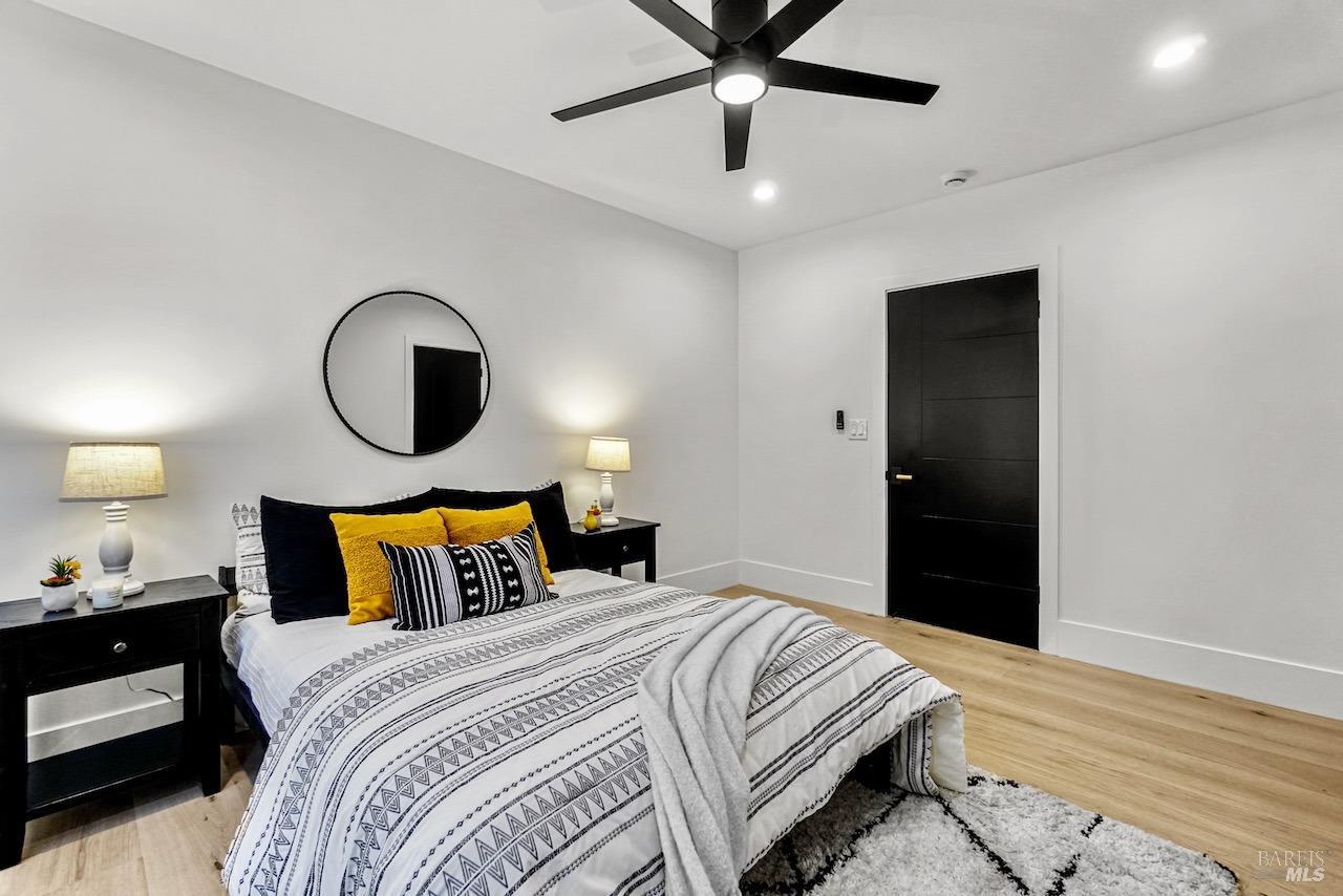 Detail Gallery Image 16 of 45 For 1074 Annerley Rd, Piedmont,  CA 94610 - 4 Beds | 3 Baths