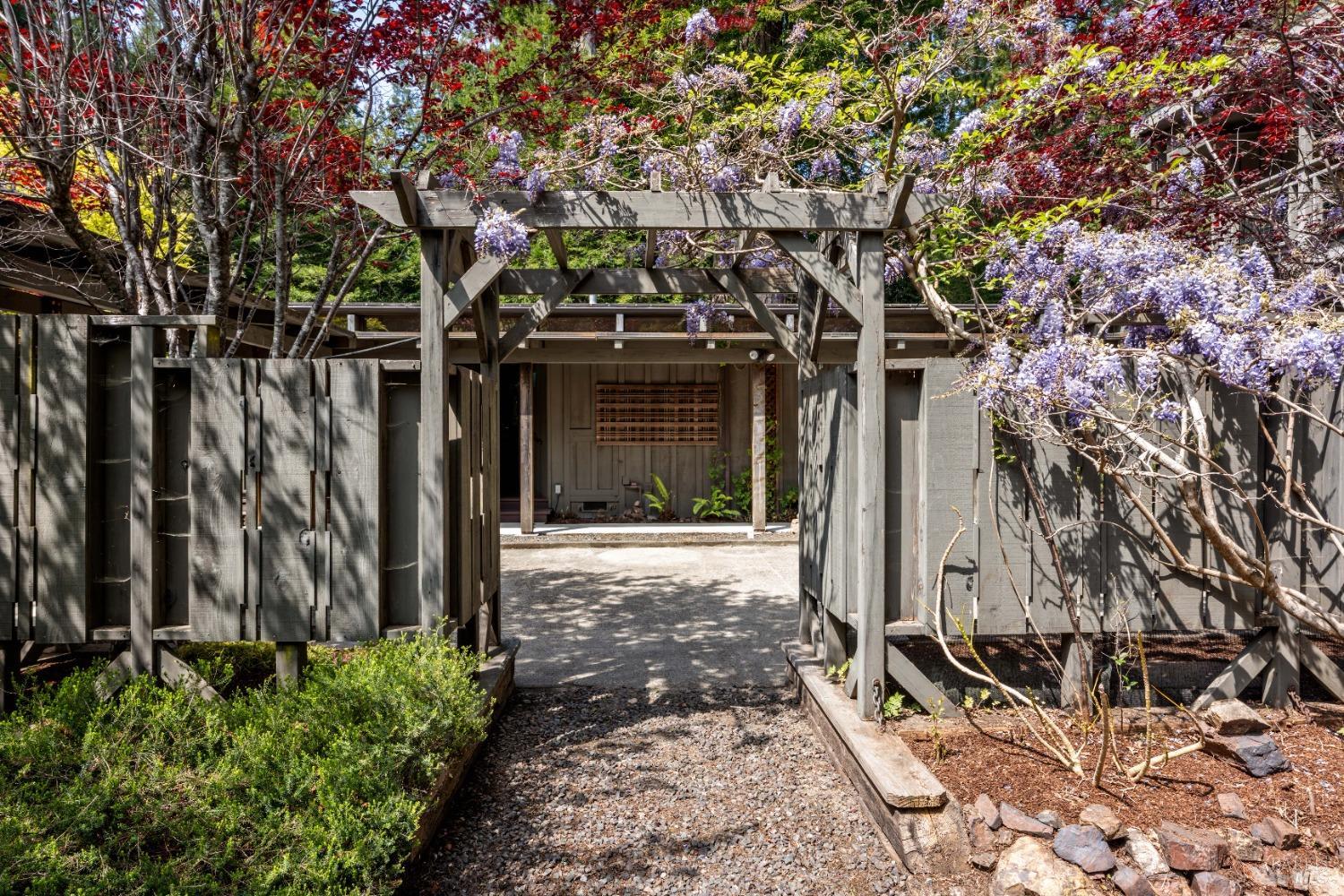 Detail Gallery Image 29 of 45 For 43755 Little Lake Rd, Mendocino,  CA 95460 - 2 Beds | 2 Baths