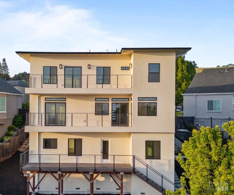 Detail Gallery Image 20 of 20 For 1966 Viewpointe Cir, Santa Rosa,  CA 95403 - 6 Beds | 5/1 Baths