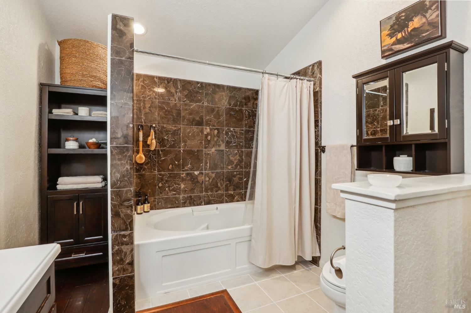 Detail Gallery Image 38 of 68 For 218 Ballindine Dr, Vacaville,  CA 95688 - 4 Beds | 3 Baths